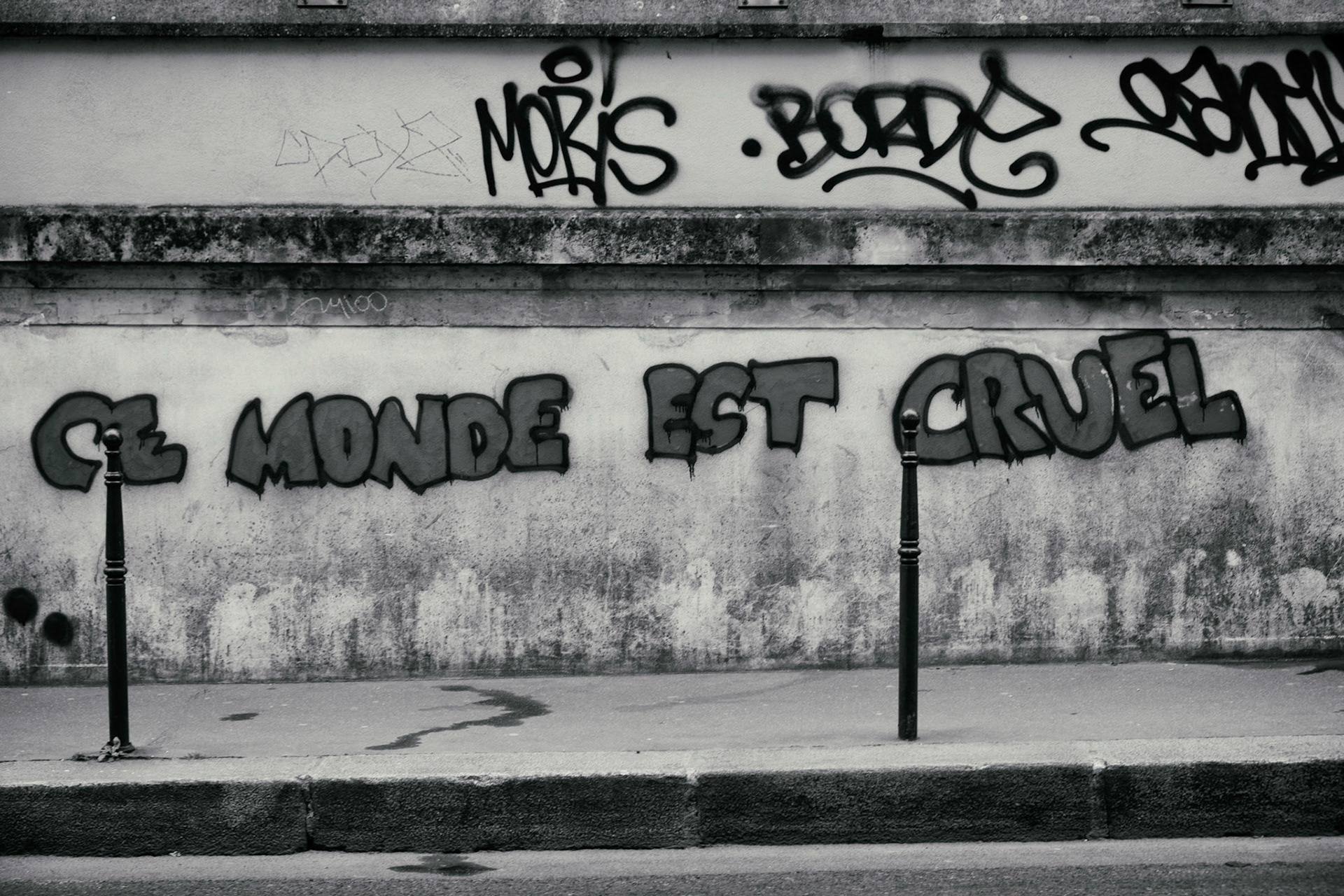 Mercredi 18 mars 2020. Dans le quartier de nouveaux message apparaissent.