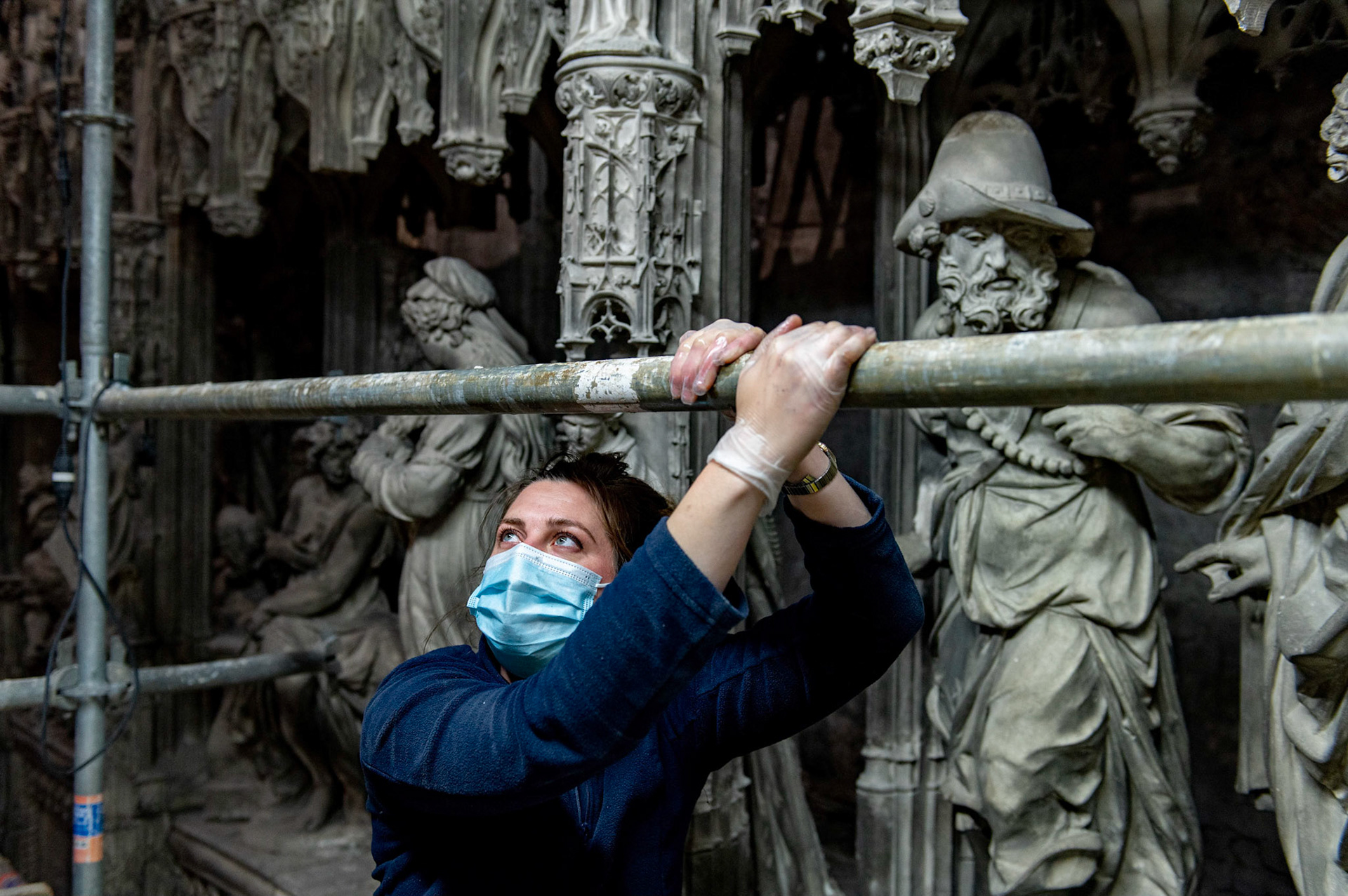 Chantier de restauration des statues du coeur de la cathédrale de Chartes. Chartres, 20 mai 2021.