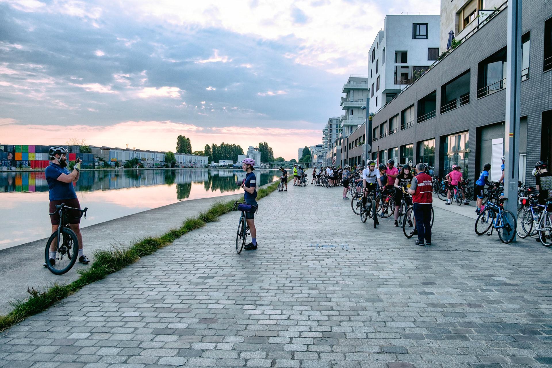 Pour la troisième année consécutive, l’Audax Club Parisien propose un Brevet de Randonneurs Mondiaux de 200 km, ouvert exclusivement aux cyclistes féminines.L’objectif est de mettre en lumière la pratique du cyclisme féminin de longue distance, et de réunir les rouleuses de tous horizons. Paris et région parisienne, 17 juin 2023.