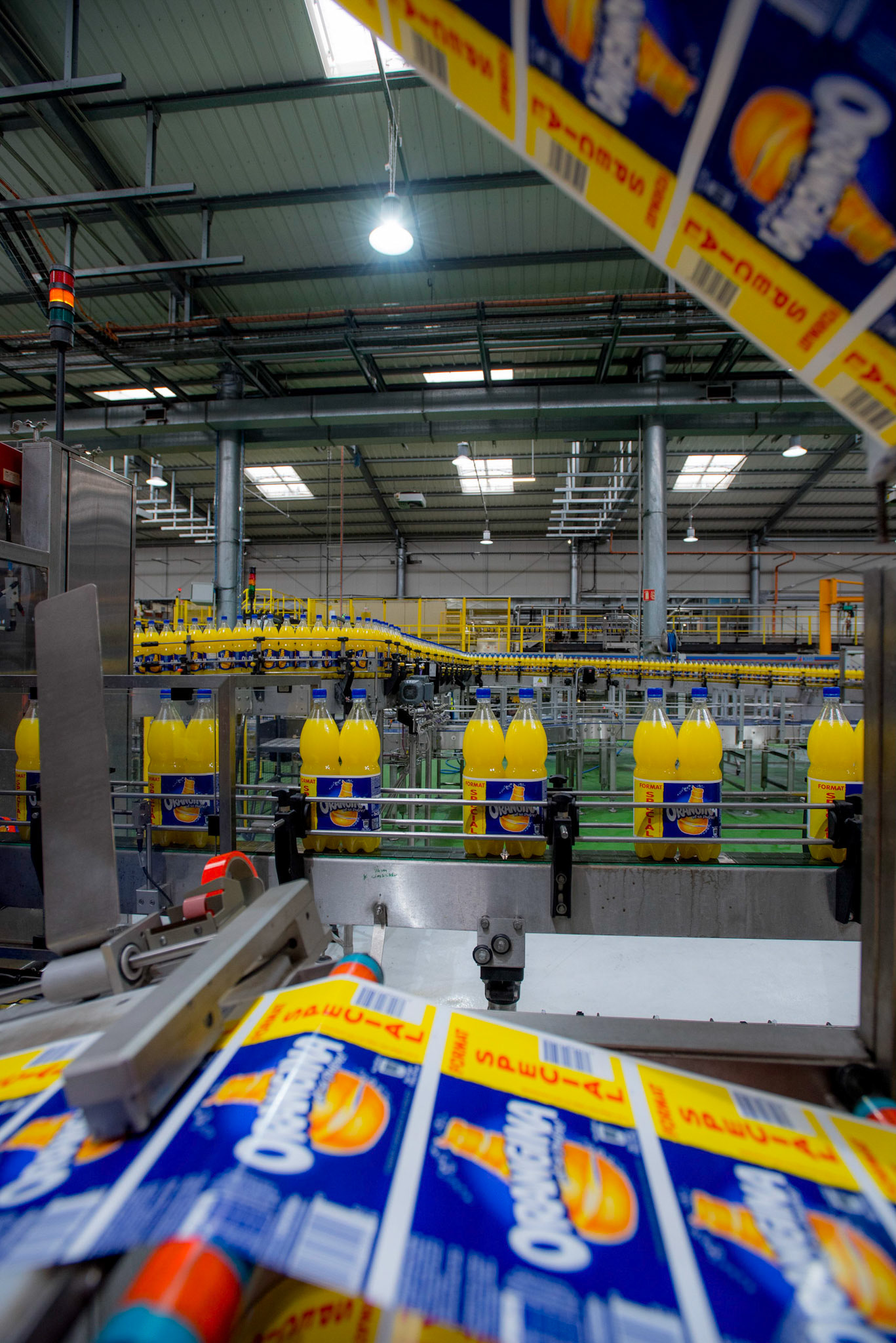 Reportage à l'usine Orangina Suntory. Zone Industrielle Terre de Flein, Donnery. 23 mai 2017.