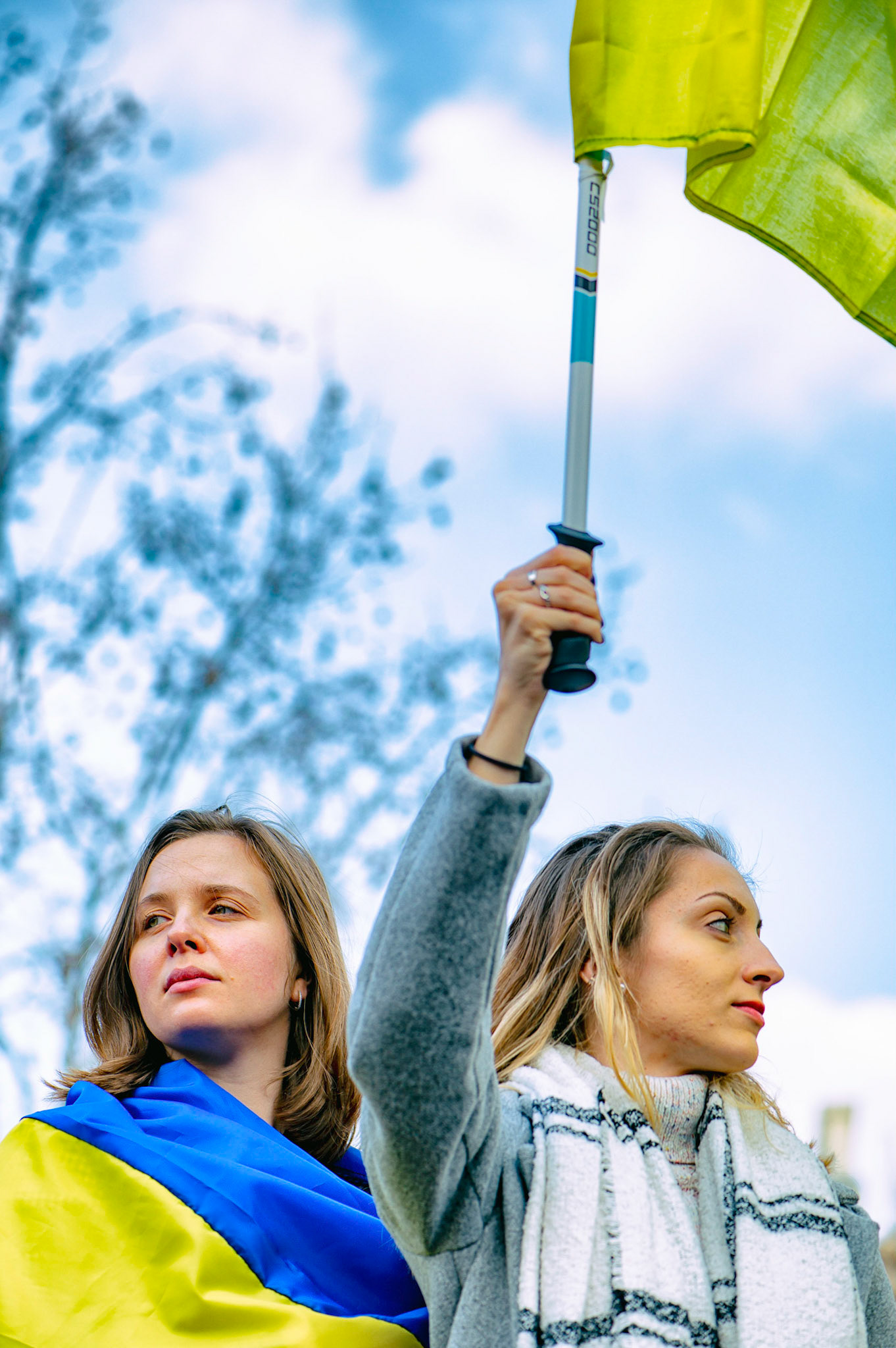 Plusieurs milliers de personnes se sont rassemblées samedi après-midi à Paris pour protester contre l'invasion de l'Ukraine par la Russie et dire "non à la guerre en Europe. Paris, 5 Mars 2022.