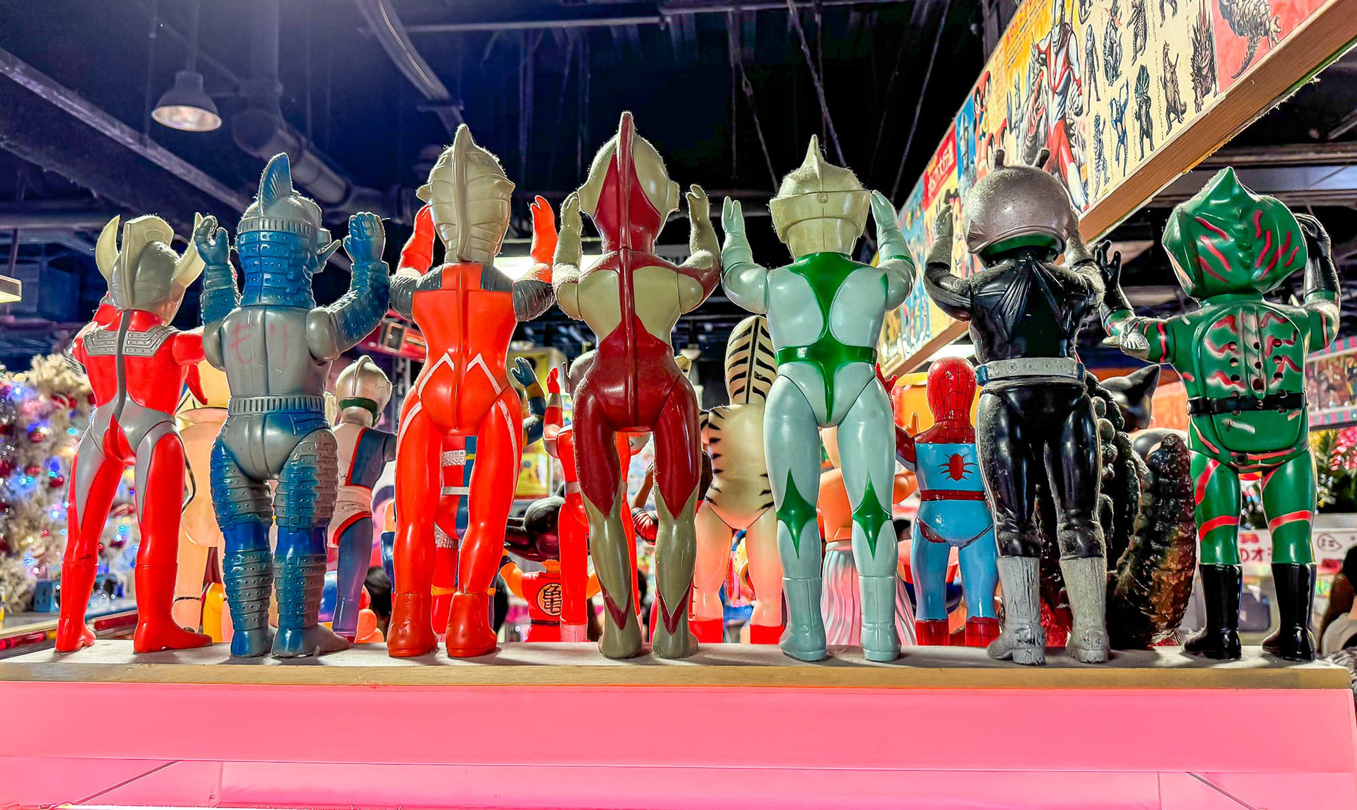 Lines of Japanese superheroes 