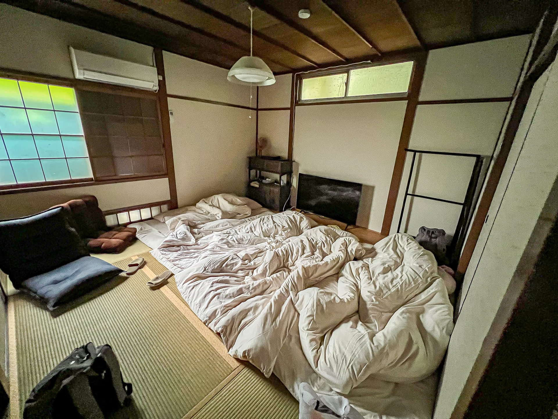 We stay at this traditional house in Hakone. 