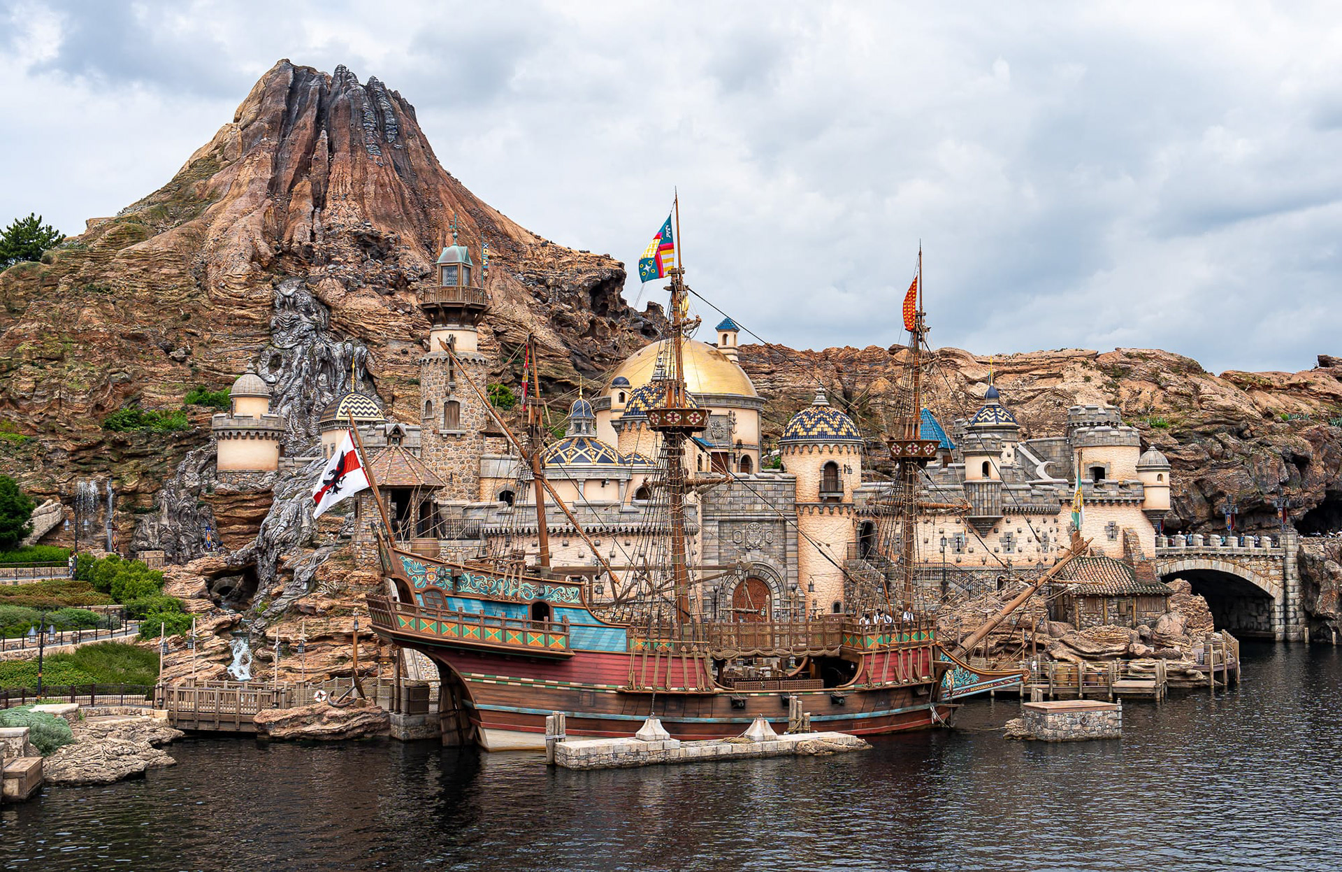 Nice view in Tokyo Disney Sea. 