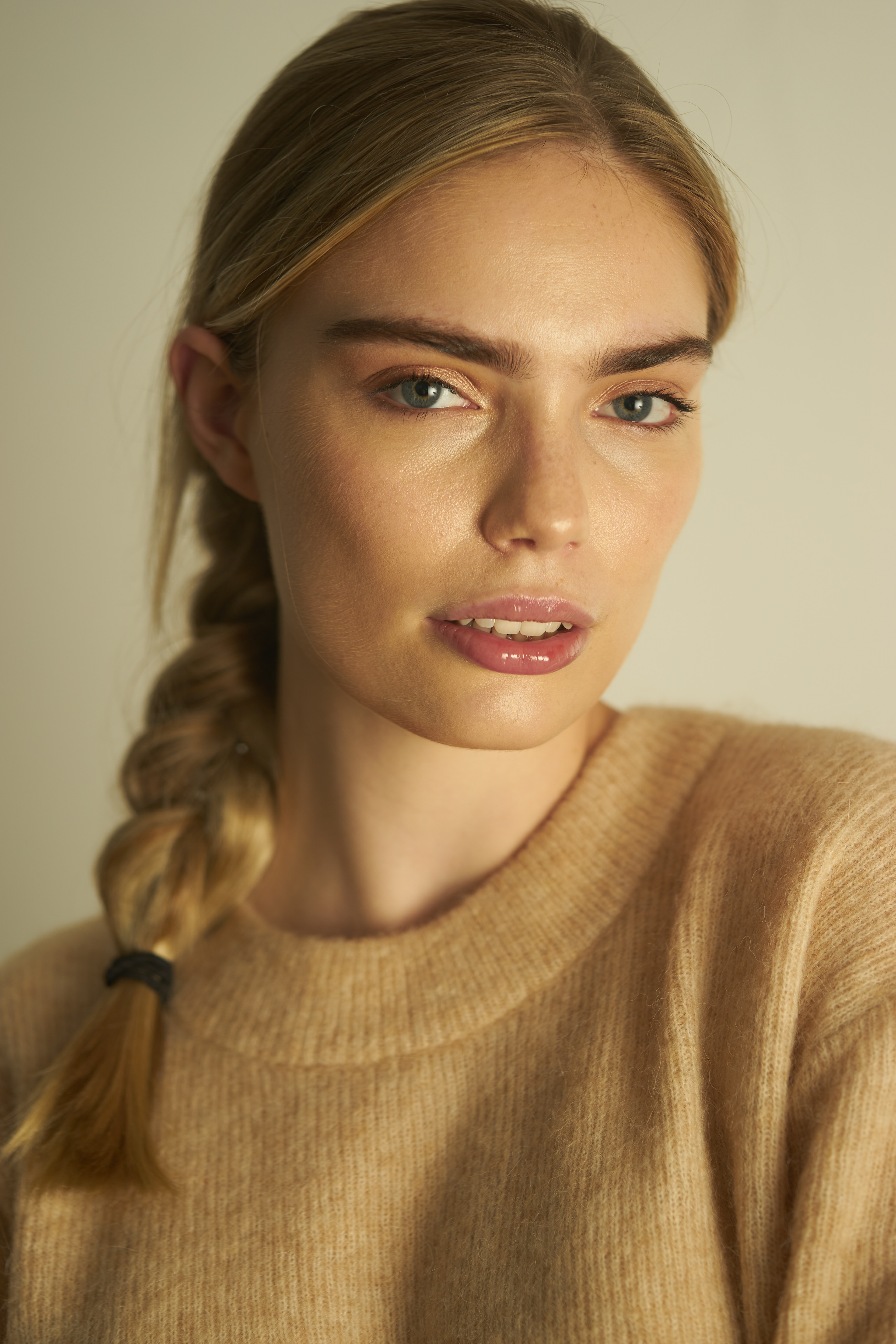 Miss Netherlands Finalist Marlies Smedinga in some casual shots.