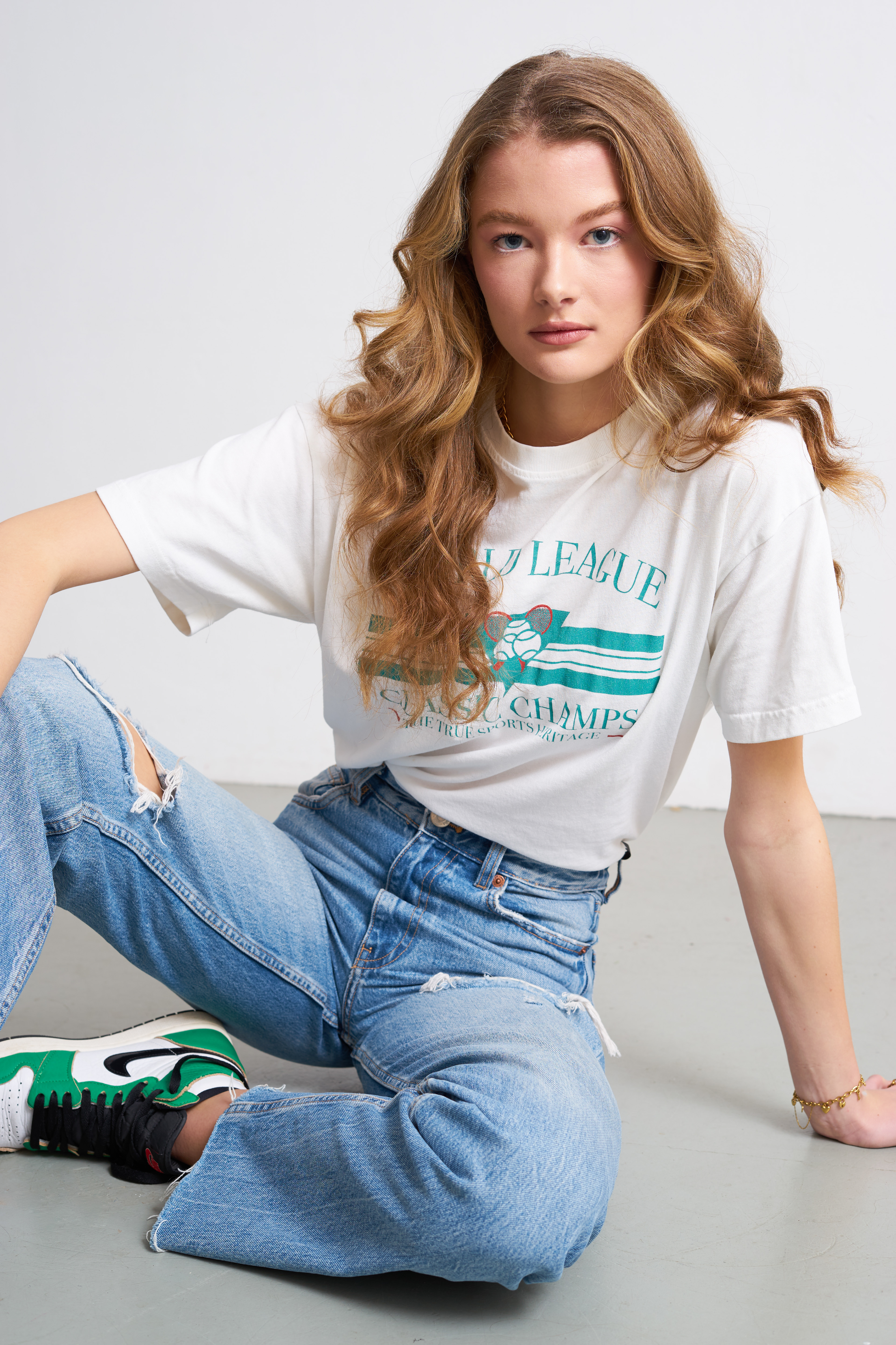 Noa Spoormaker is a fashion model with VDM in Amsterdam. Here she is shot by JMstudio in a t-shirt and jeans.