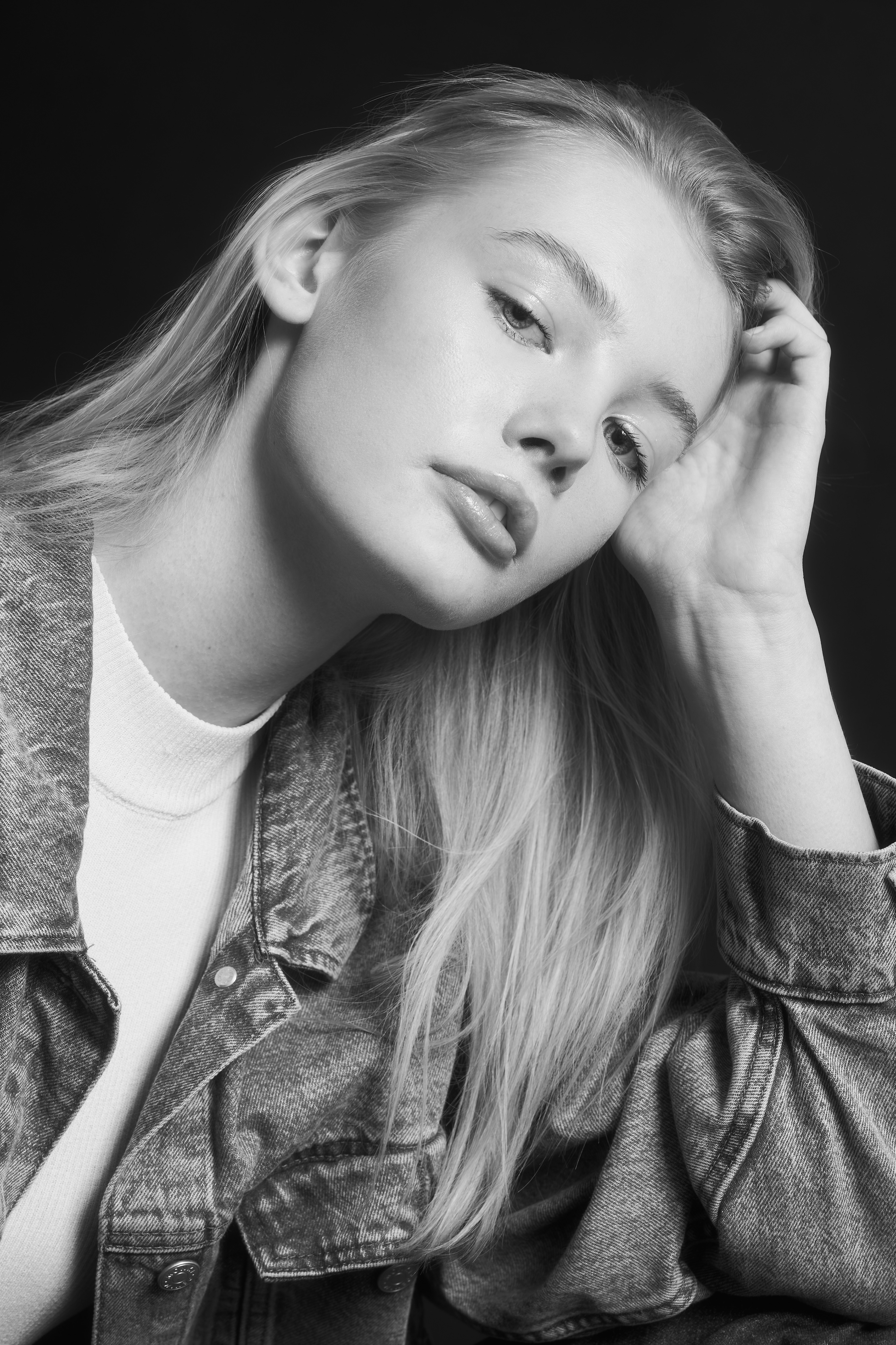 Dutch Fashion model Gabreille Tappel with Future Faces in Amsterdam shot by JMstudio in Double Denim