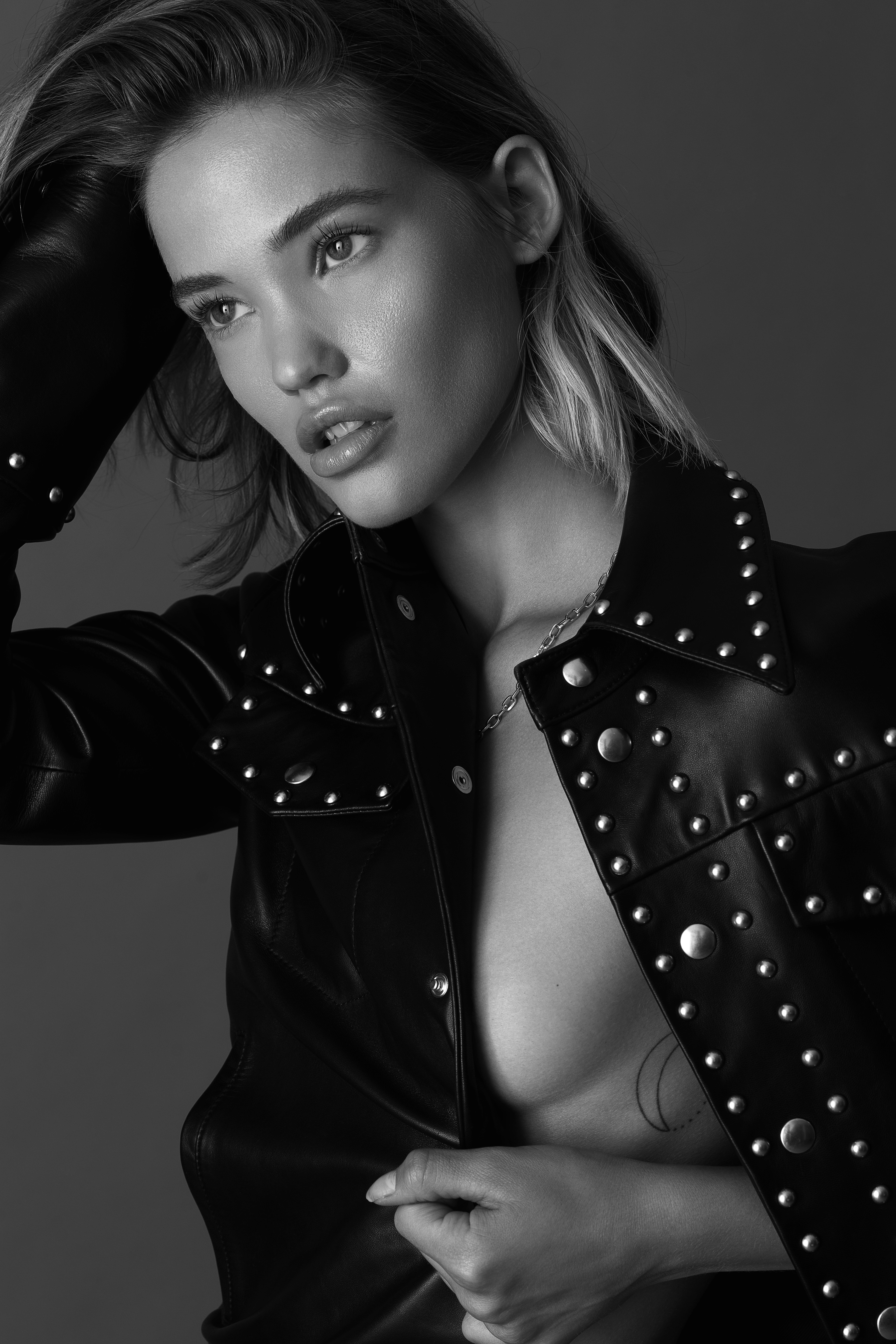 Isha van Dijk is a model and influencer based in Amsterdam, The Netherlands. Here she is in a leather jacket and leather pants.