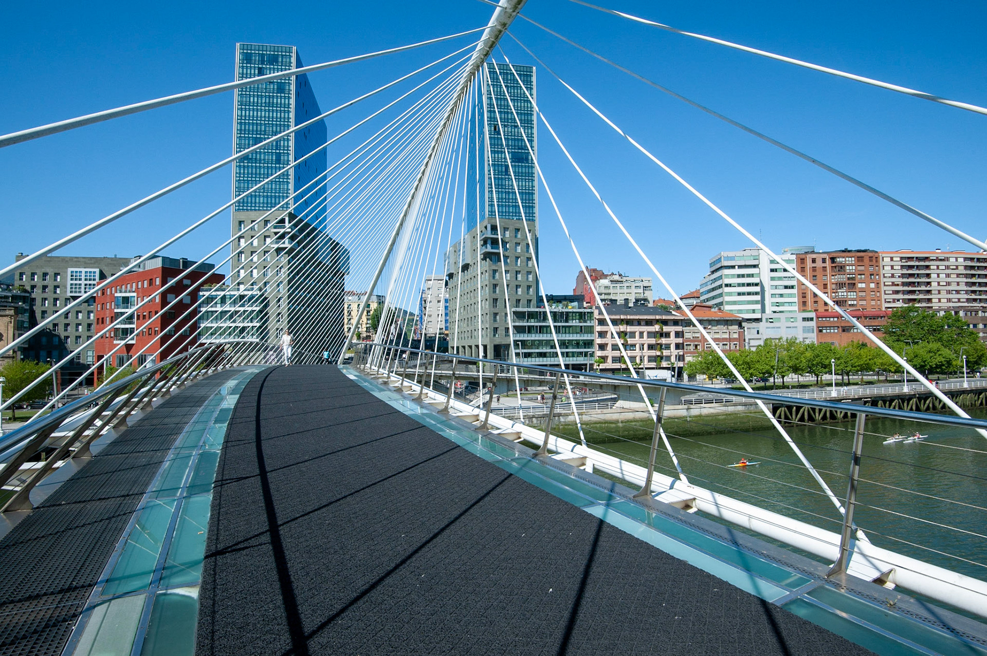 Pont Zubizuri au grand jour