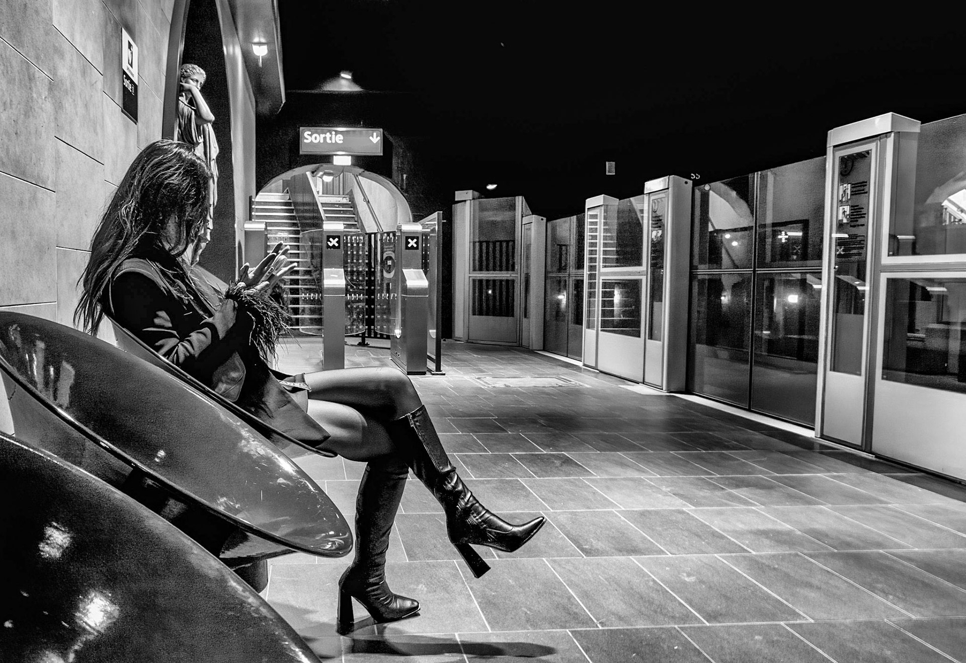 Waiting on a train, Paris