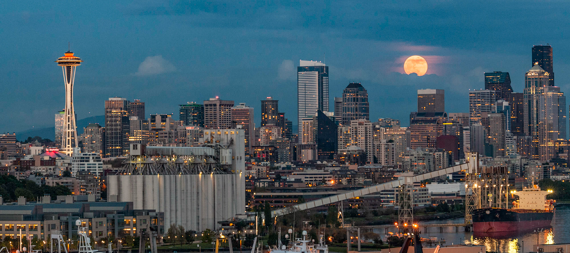 Moonrise over Seattle