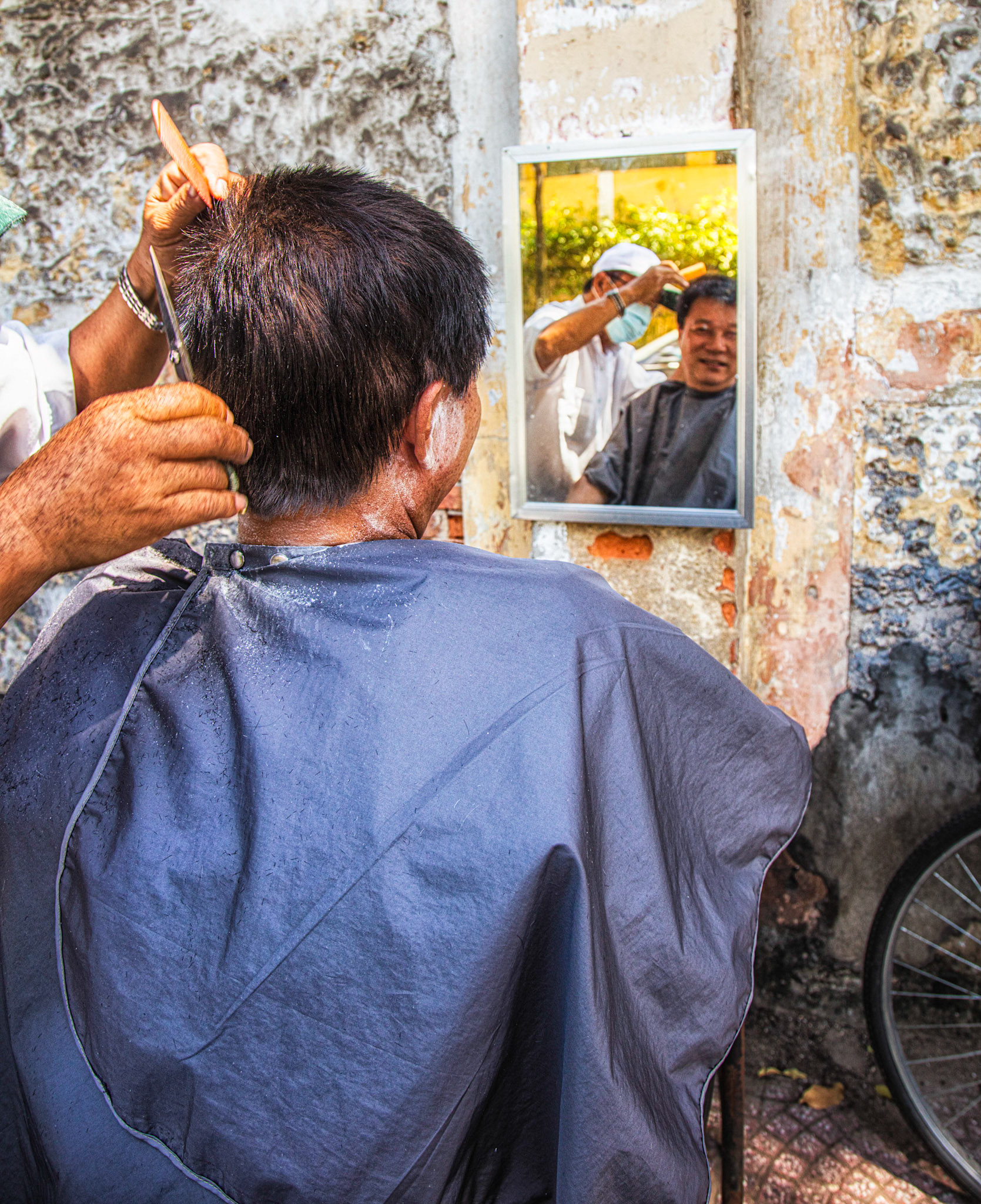 Streetside Barber, Vietnam