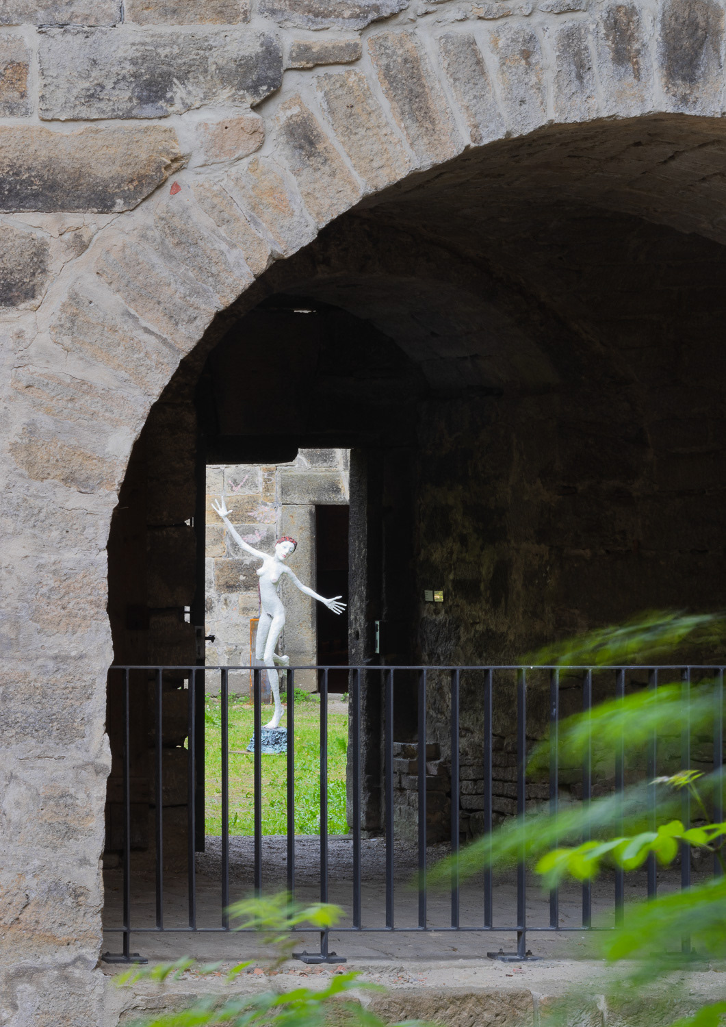 »Muse« von Hans Scheib, 1994, Bronze