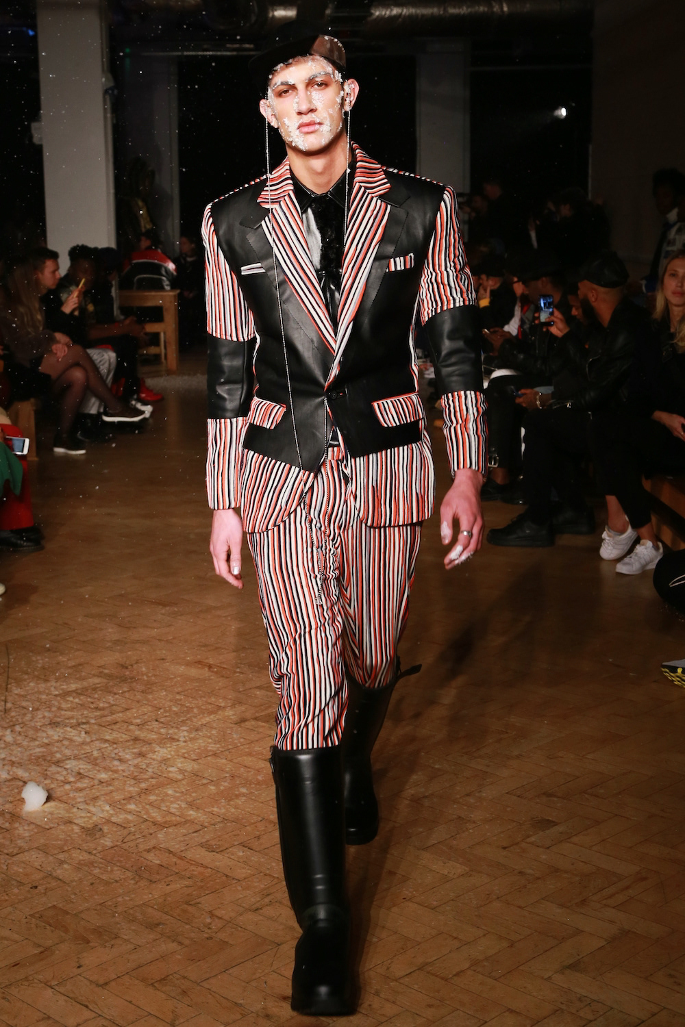 Look 15