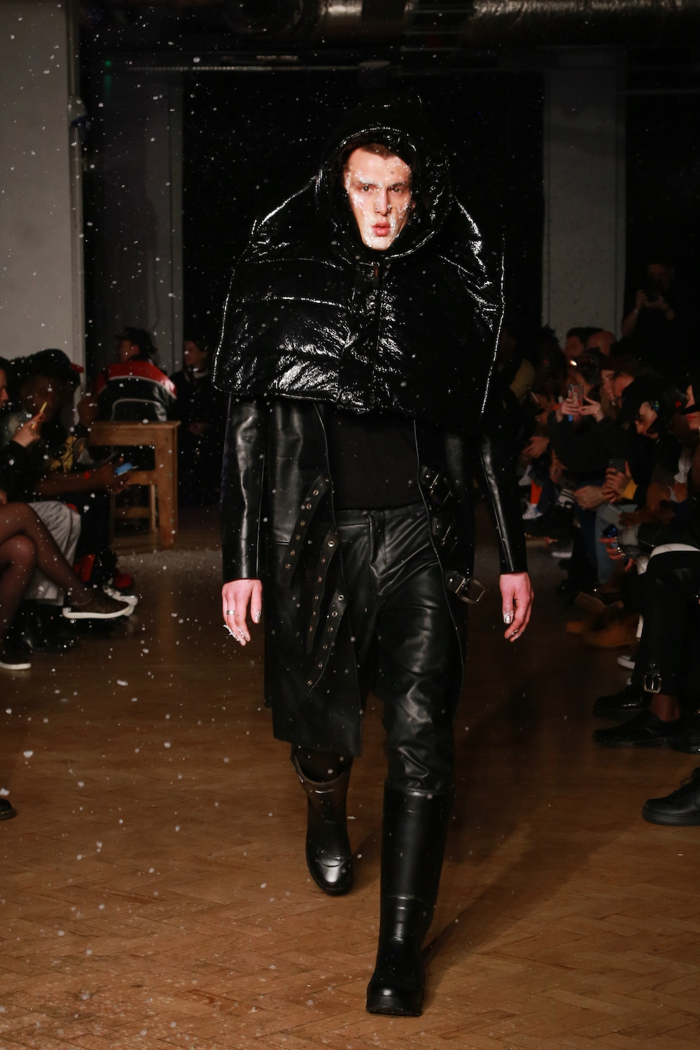 Look 10