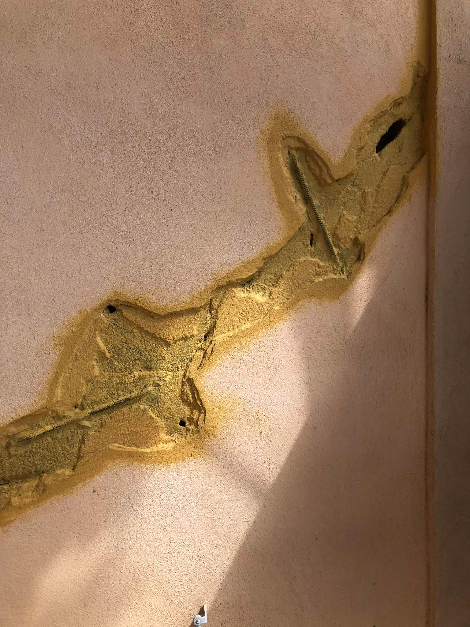 Traitement avec produit de consolidation