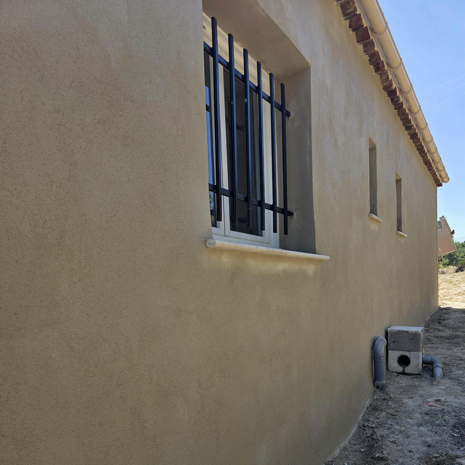 Finition frotassée fraichement appliquer