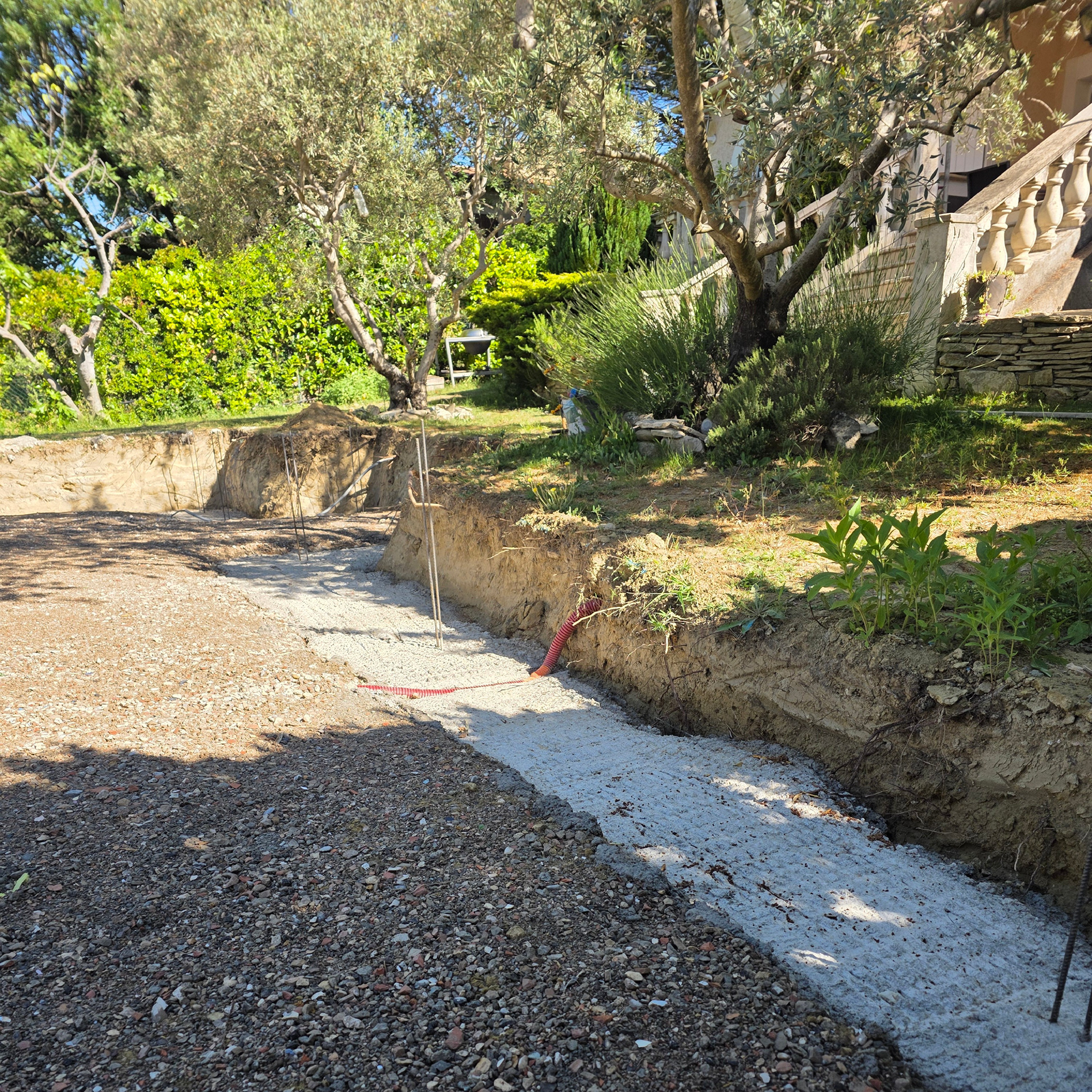 Creusage, ferraillage et coulage de béton
