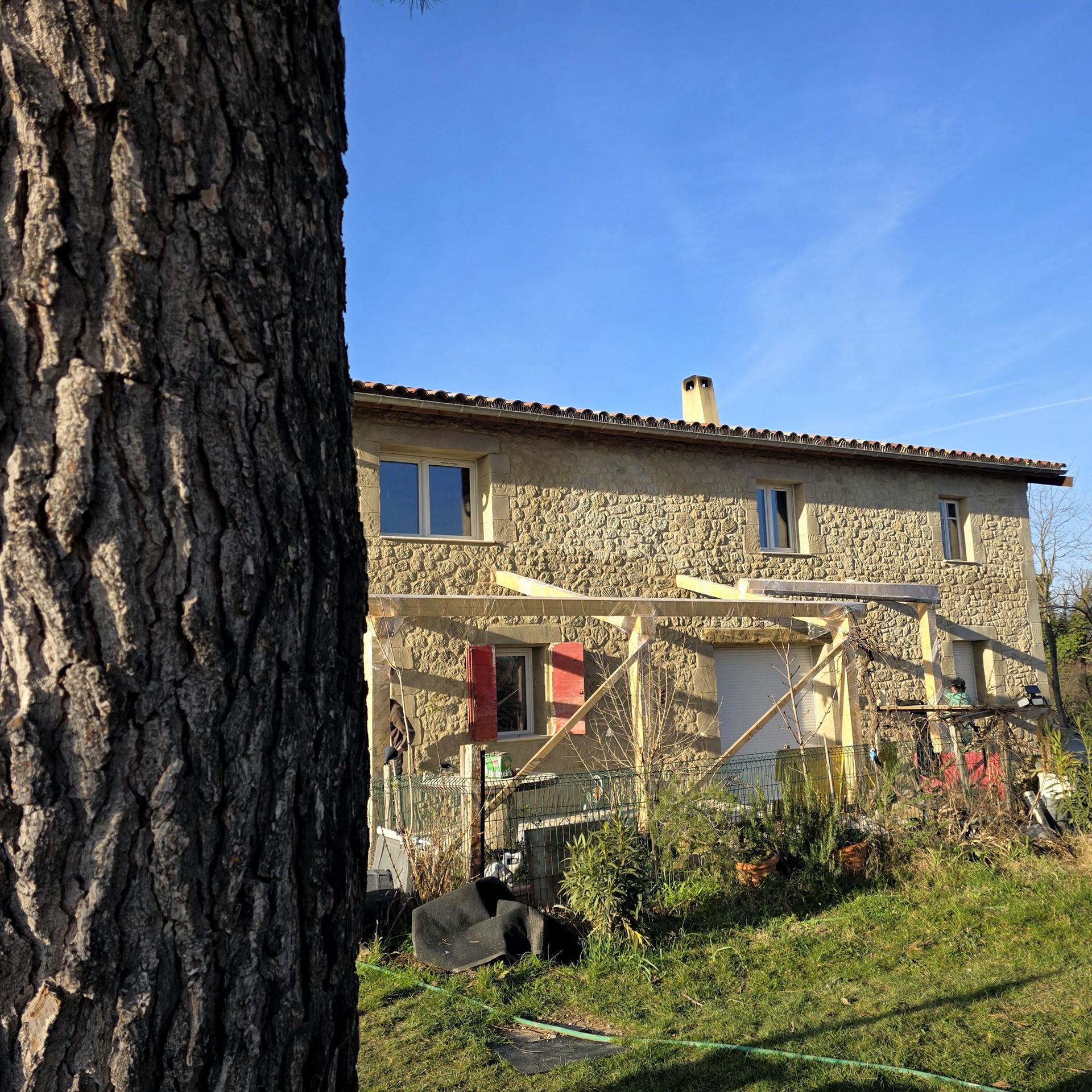 Façade en imitation pierre