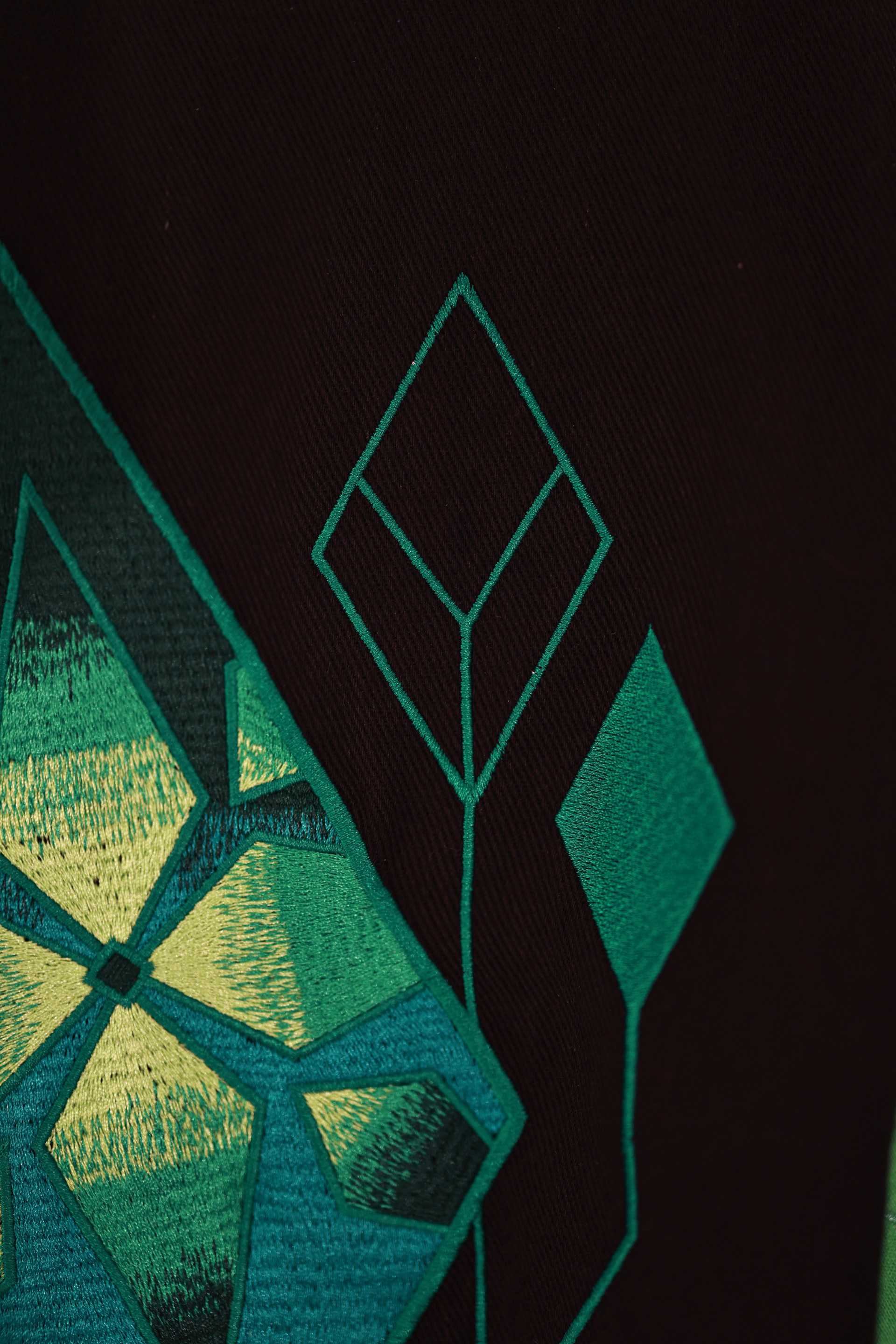 Alhaitham Jacket Back Embroidery Detail