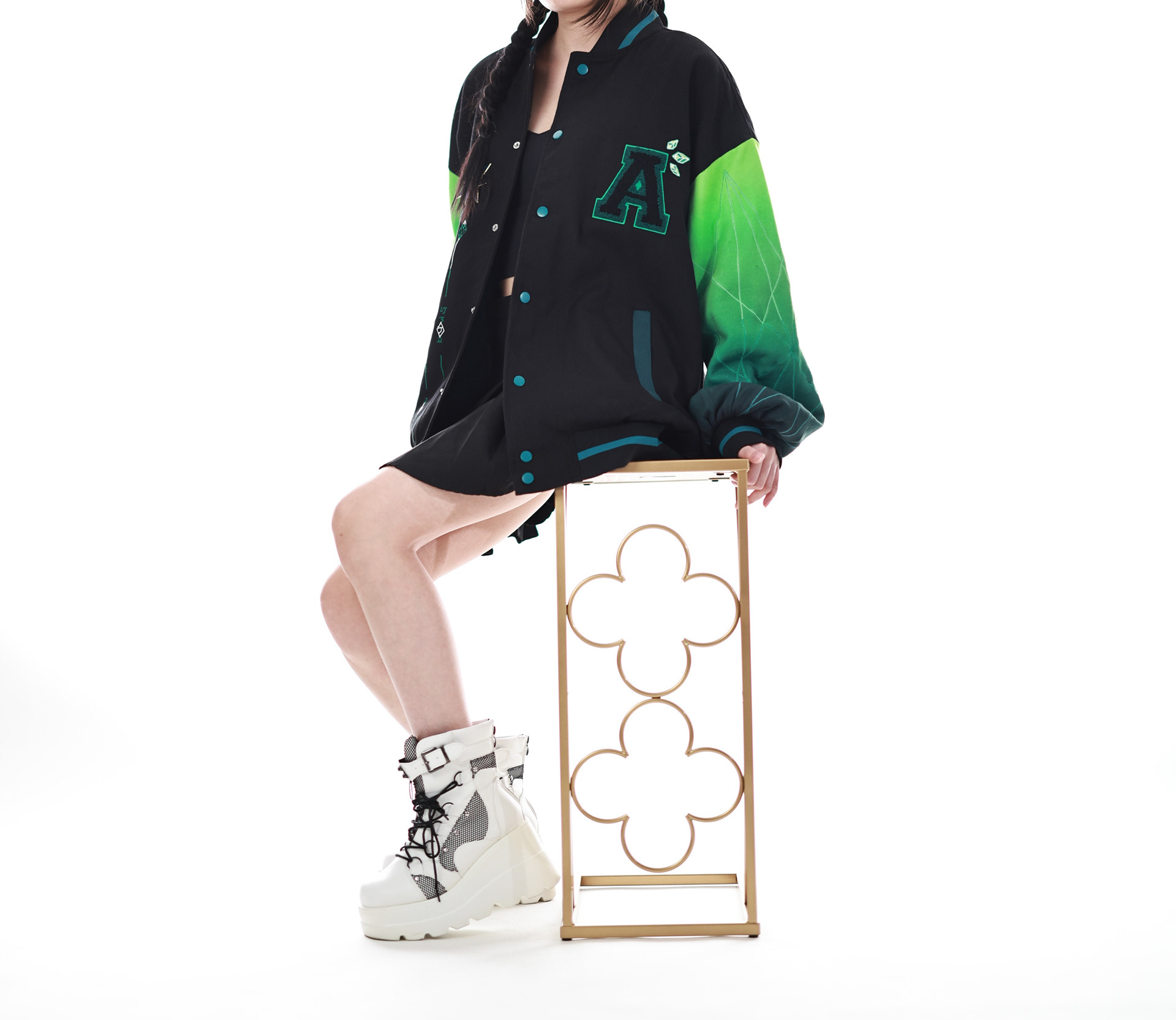 Alhaitham Jacket on Femaile Model