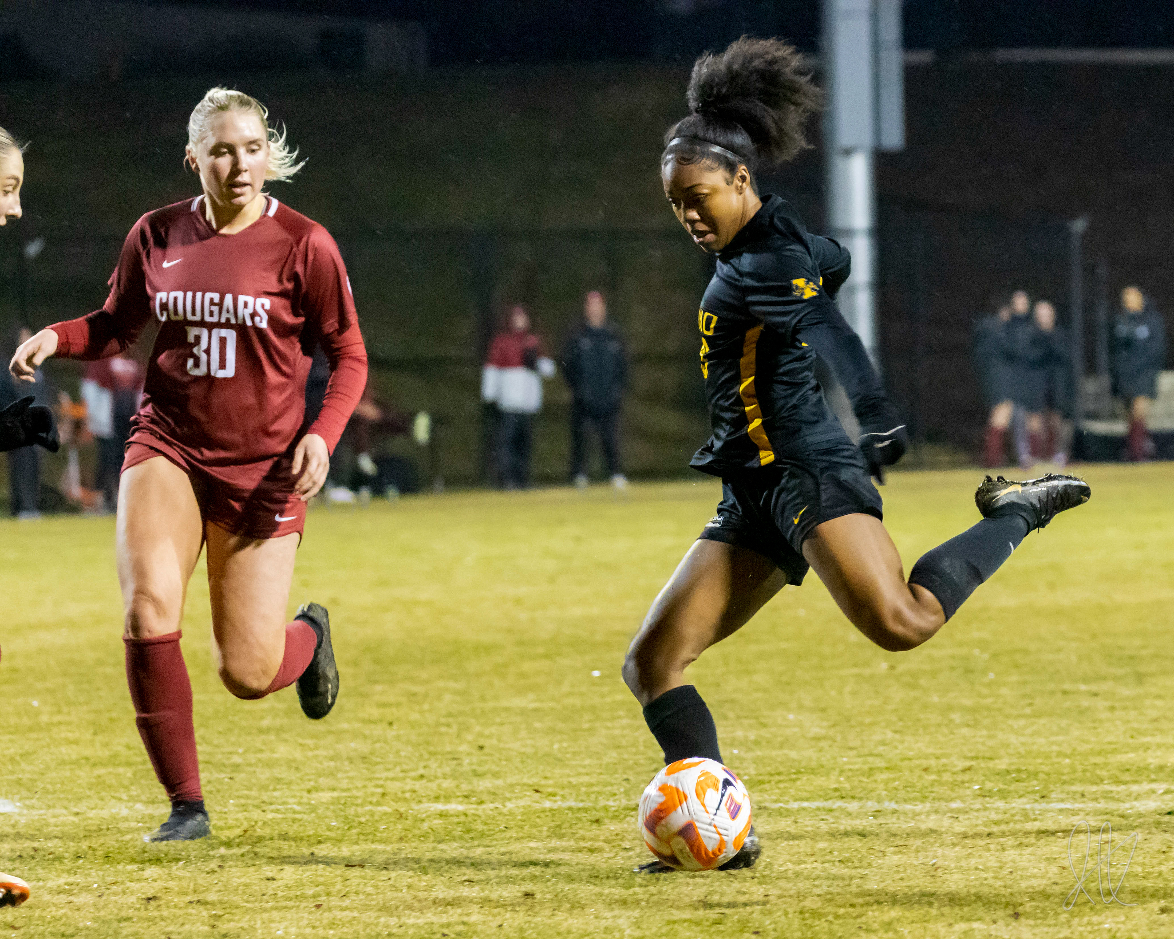 Karli Yoshida-Williams goes for a goal against WSU