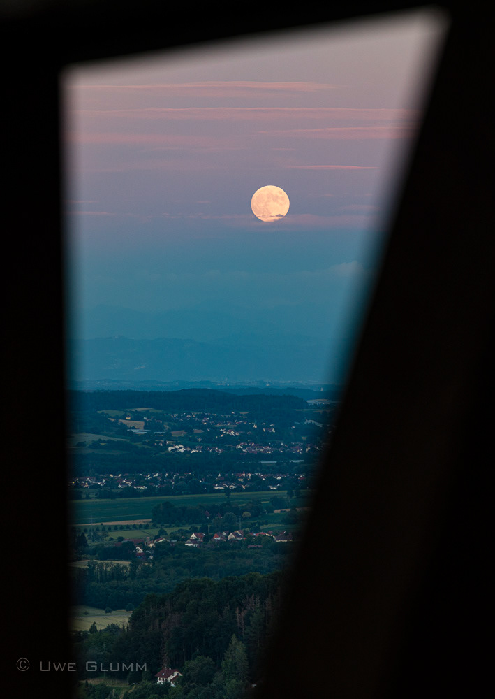 Moon over Linzgau. Hohenbodmann, Germany. 2020.