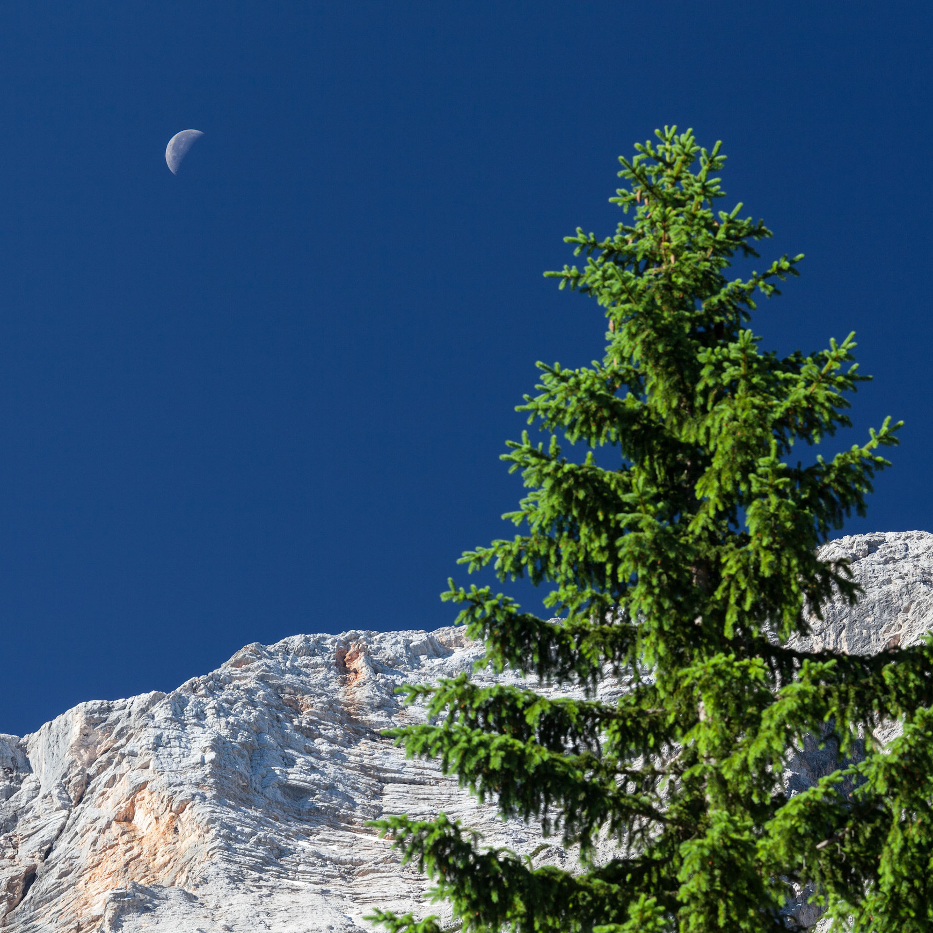 Lake Braies, Dolomites. Italy. 18.06.2017