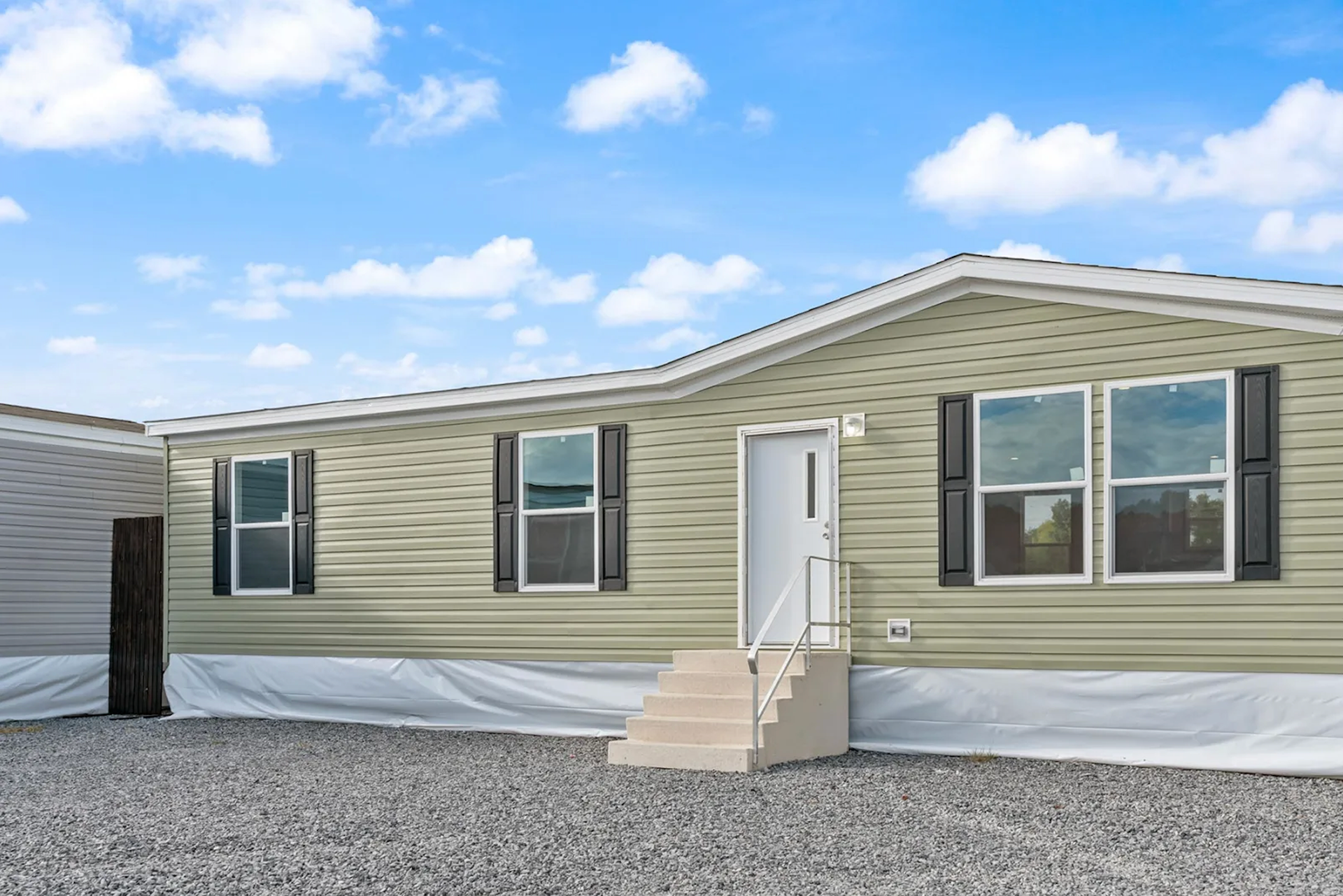 CAPSTONE - 1820 sq. ft | 3 Bedrooms | 2 Bathrooms
