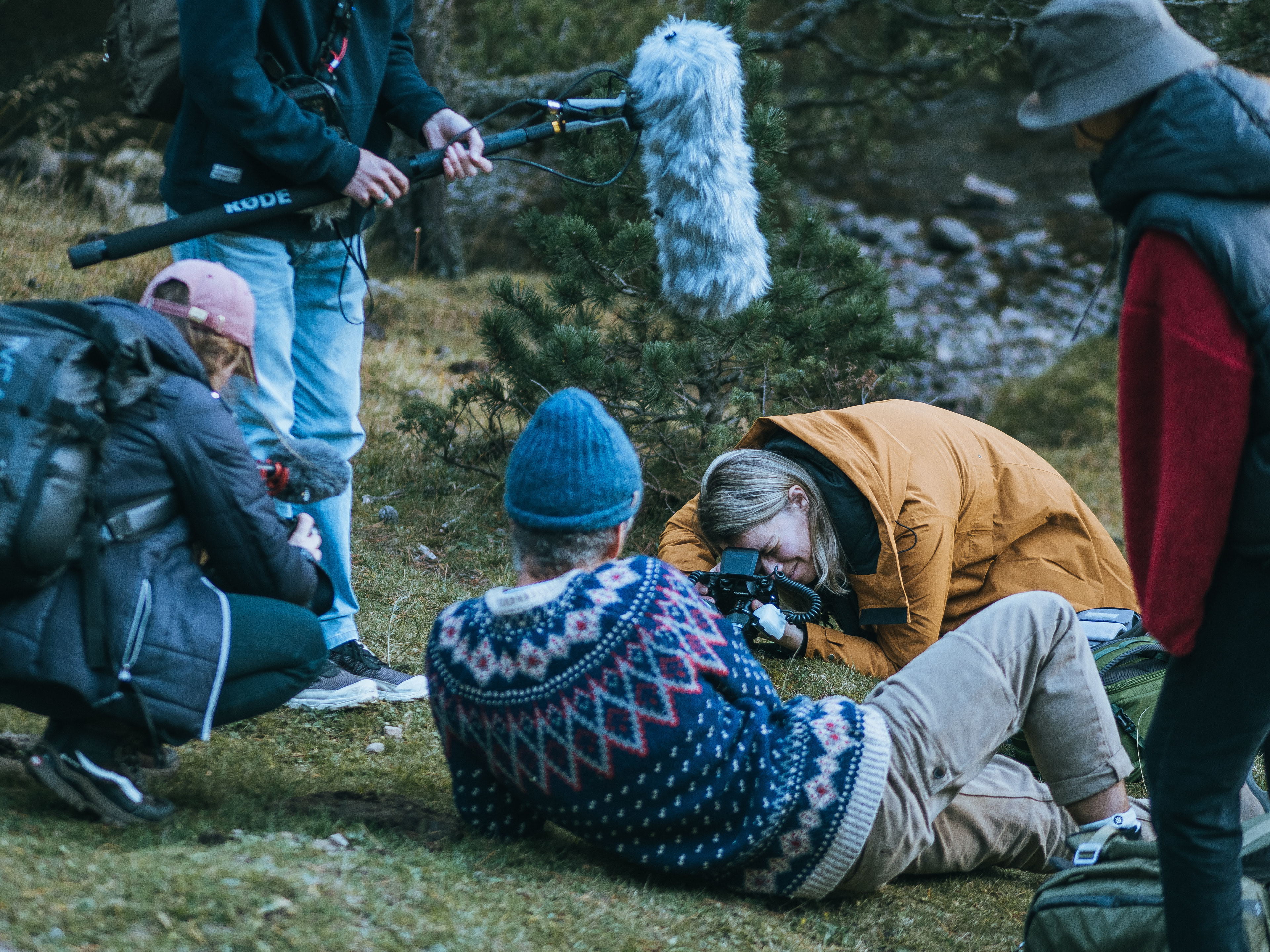 Filming with Álvaro Sanz for OM Systems. Caitlin O'Rorke, Janneke van der Pol, Matias Palau. Photo by Alícia Rey