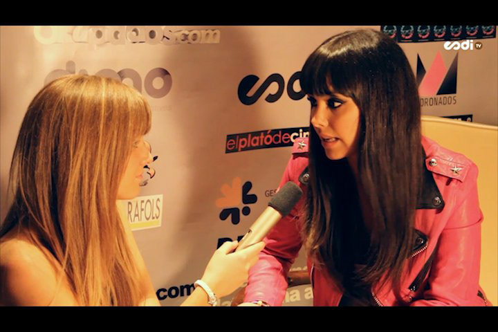 Caitlin O'Rorke interviewing Cristina Pedroche for ESDiTV