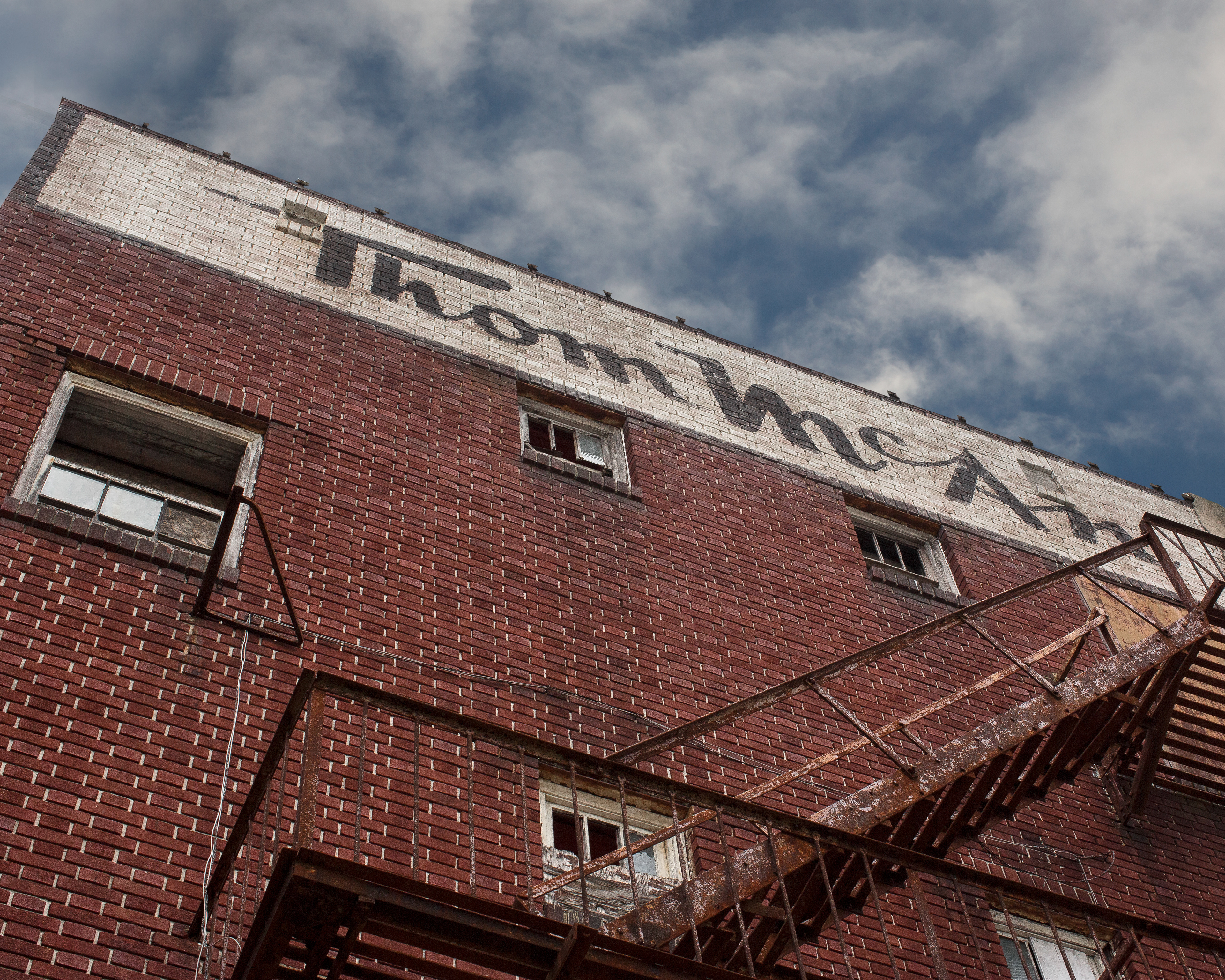 Thom Mc"An Image# AP16