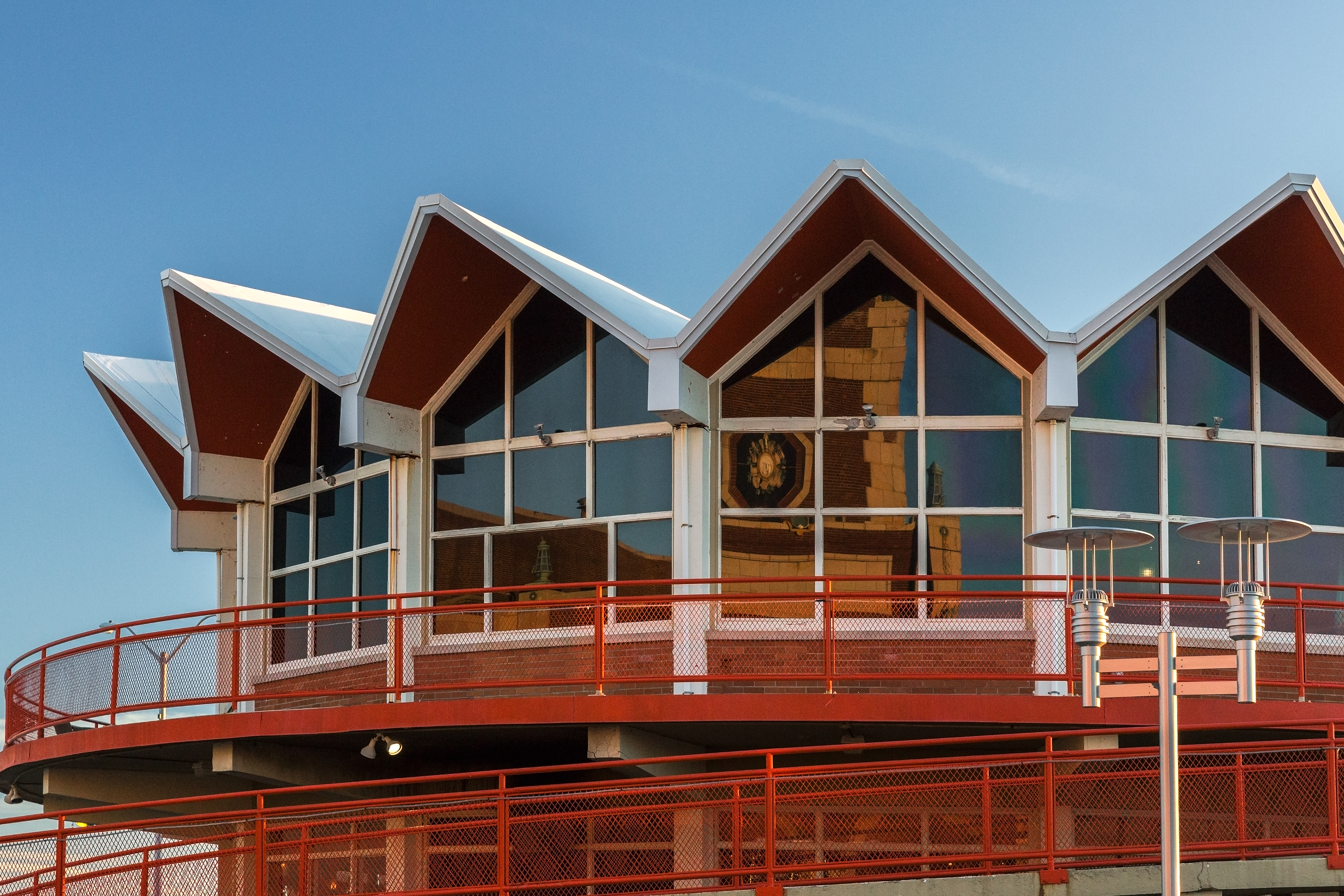 Former Howard Johnson's Pavilion Image# AP15