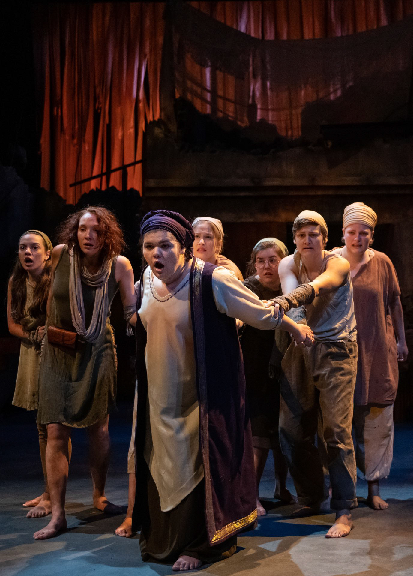 Actors (from left to right): Grace Fedorchuk, Elena Kellis, Sarah Hunsberger, Una Rekic, Julie McGuir, Arielle Parsons, Eva Hocking