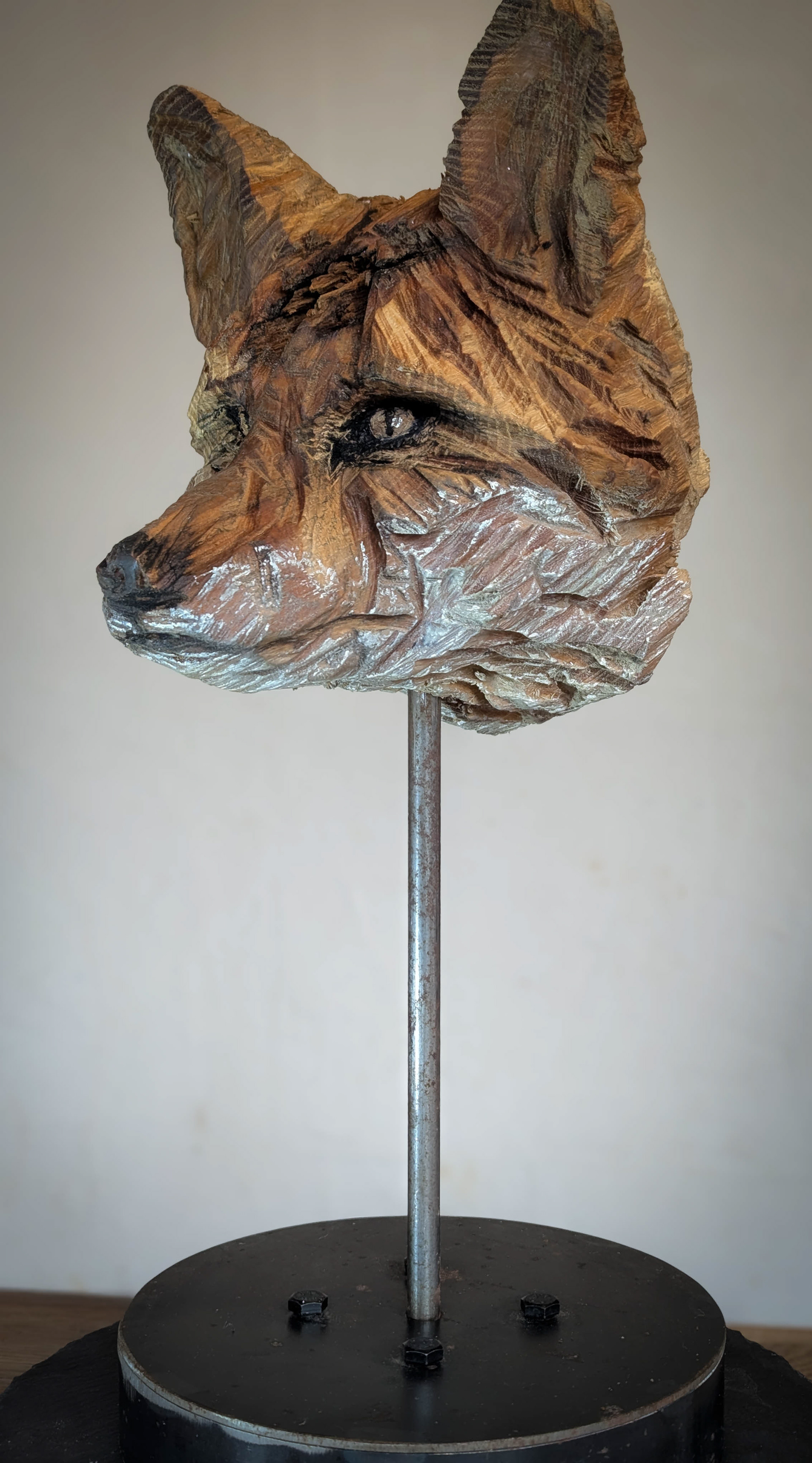 Sculpture à la tronçonneuse d'un renard 1