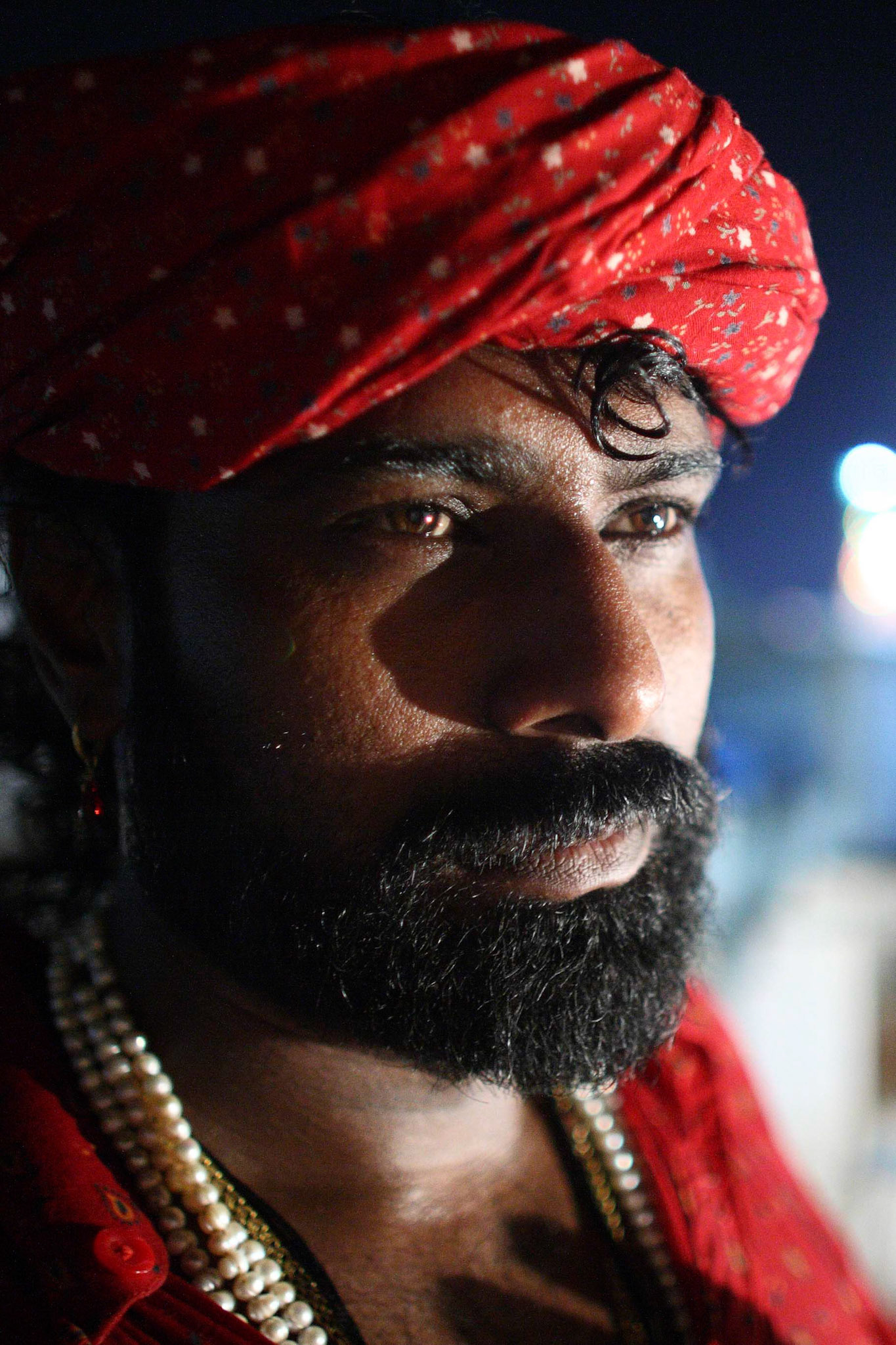 Gonga sain, Sufi Drum player in Pakistan, played and prayed his beat for most respectable saint, who is Hazrat Lal Shahbaz Qalandar by the tomb. After played, I felt that He felt something...... (Travel)