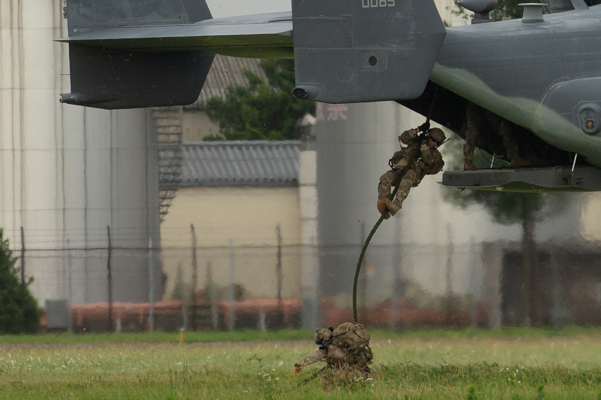 U.S. Special Operations Forces members’ fast rope from a CV-22 Osprey assigned to the 21st Special Operations Squadron during Exercise Gryphon Jet at Yokota Air Base, Japan, June 15, 2020. Gryphon Jet is an integrated training exercise focused on improving interoperability throughout the special operations community. (U.S. Air Force photo by Yasuo Osakabe)