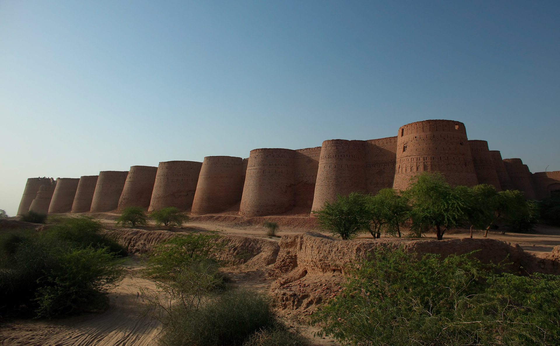Derawar Fort is the oldest fort in Pakistan and the singular perpetual source of water in the vast desert of Cholistan. The huge fort with its powerful towers is unique, impressive and awe inspiring.