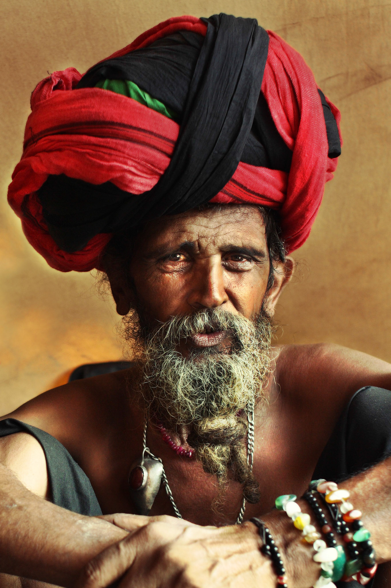 Baba-ji is the guru of the group. When he saw me, he invited in his dera, means encampment in Urdu. It was the moment, I had been dreaming of... (Travel)