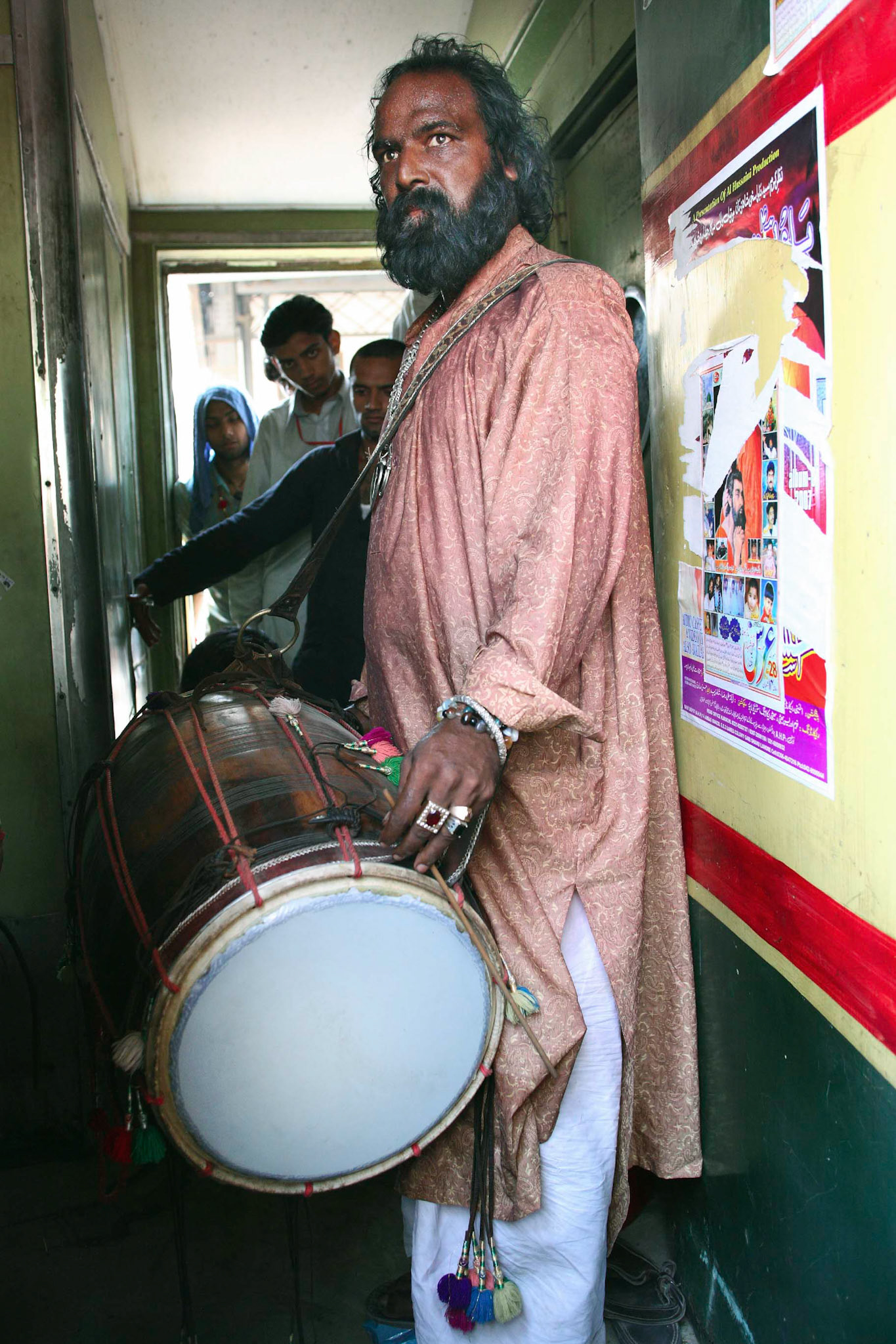 Pappu sain (sufi dhol player) was going to play the sufi beat for the passengers under a scorching hot. (Travel)