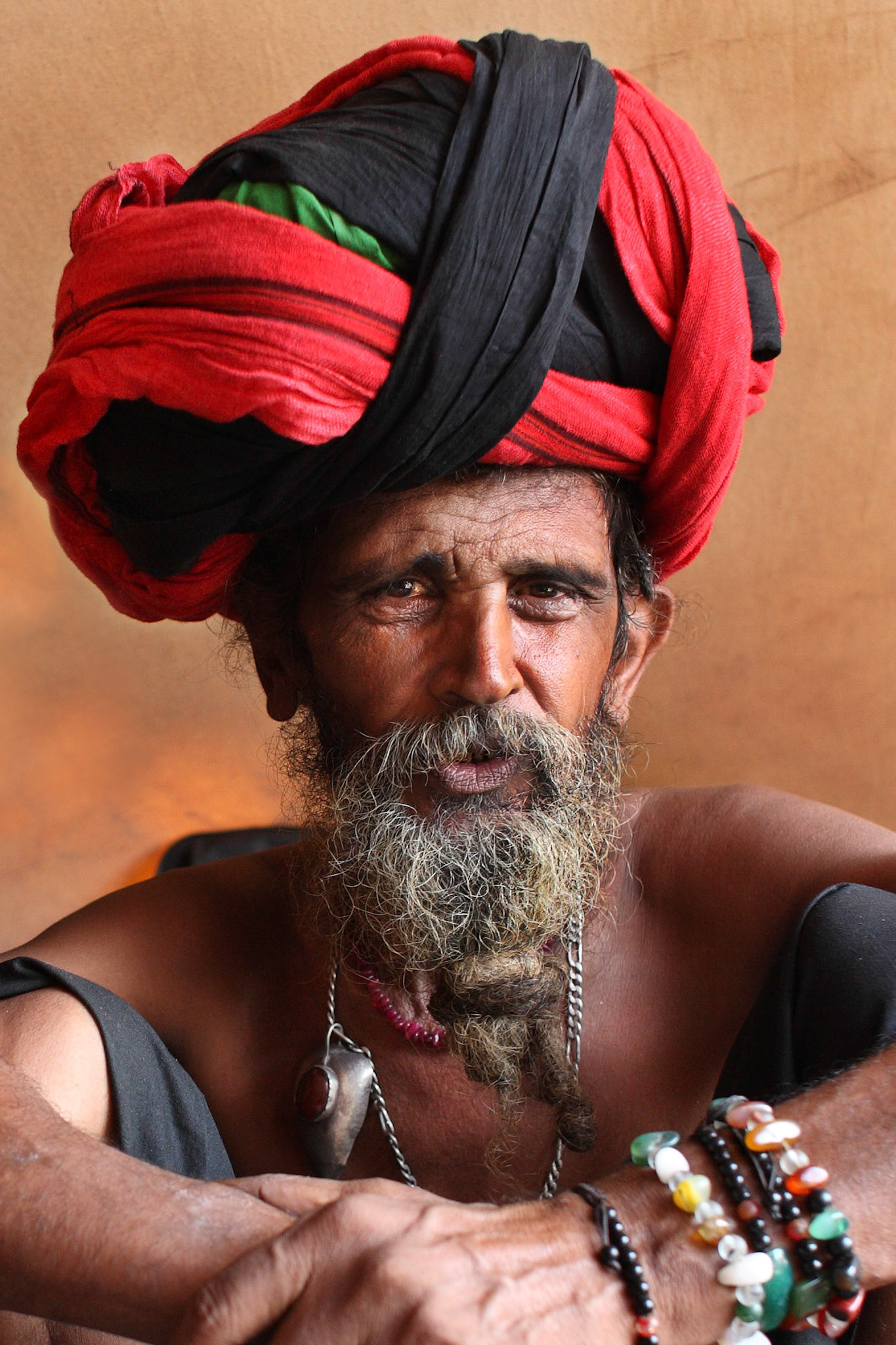 Baba-ji (right) is the guru of the group. When he saw me, he invited in his dera, means encampment in Urdu. It was the moment, I had been dreaming of... (Travel)