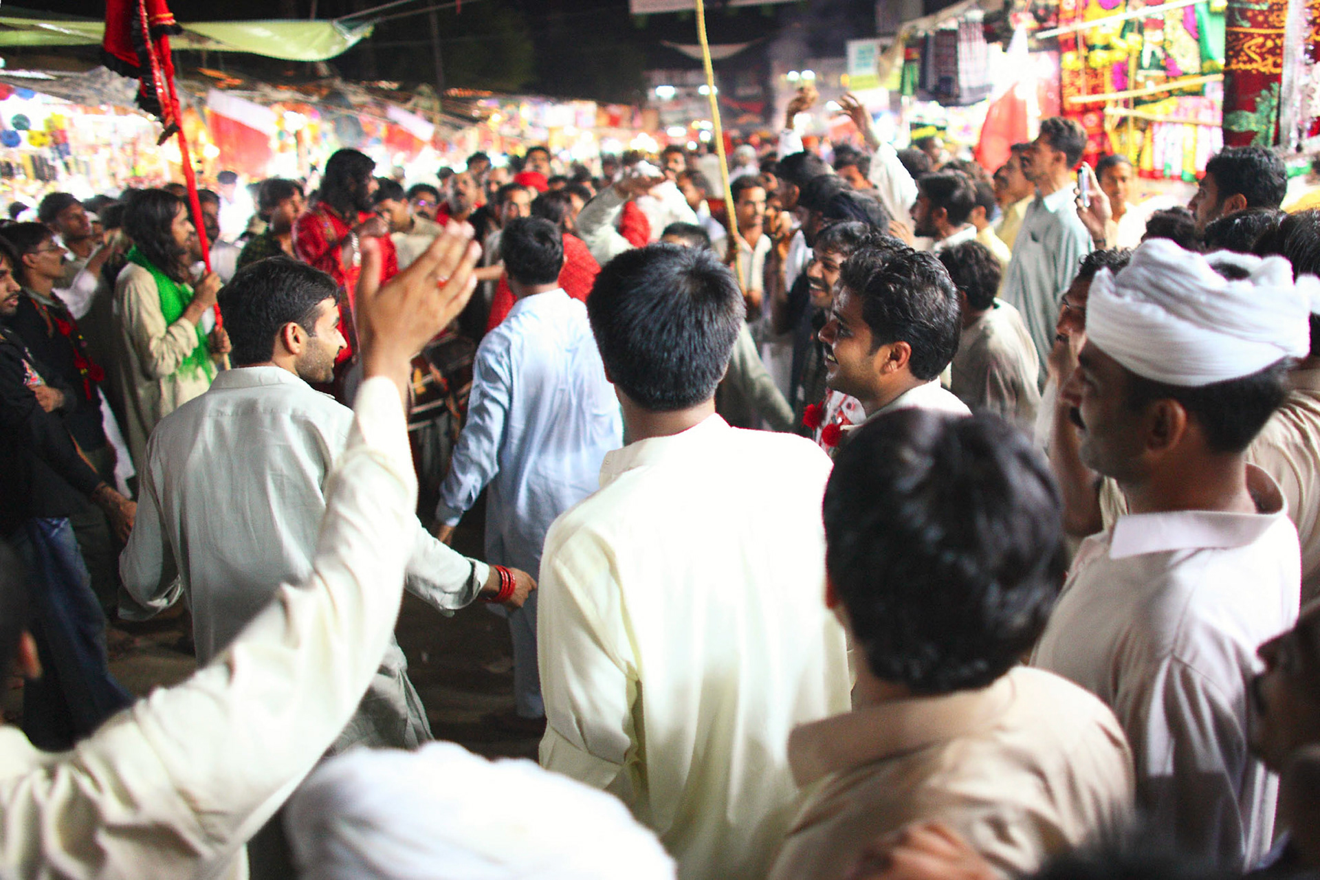 No end of devotees had been visiting the shrine of Lal Shahbaz Qalandar on the final day of Urs.(Travel)
