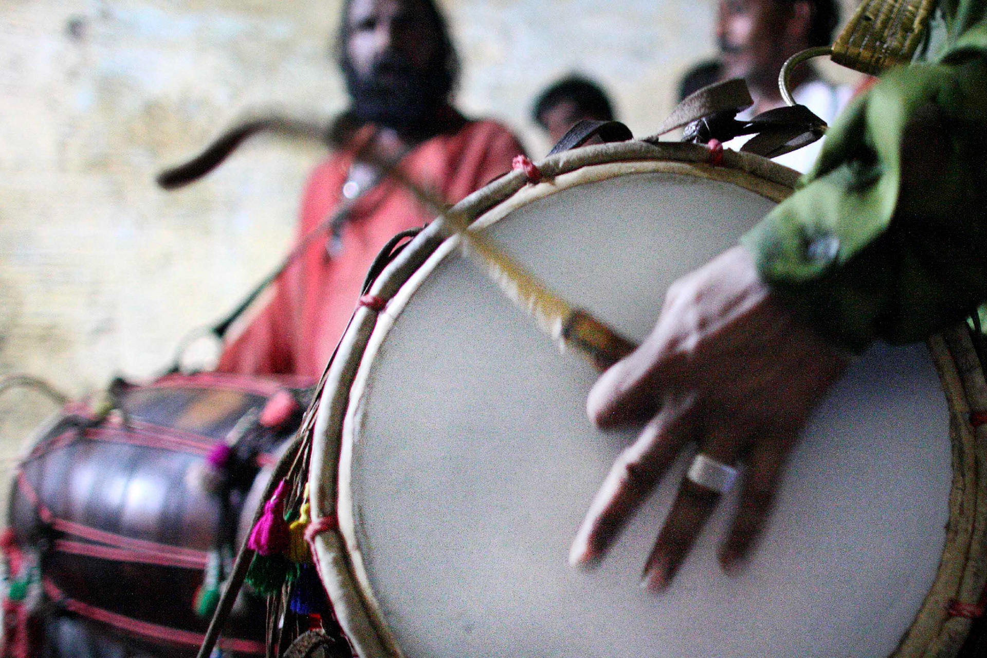 Jhura sain is always following his master who is Pappu sain. I think the only person who is able to control Pappu sain's world who is the greatest sufi dhol player in Pakistan. (Travel)