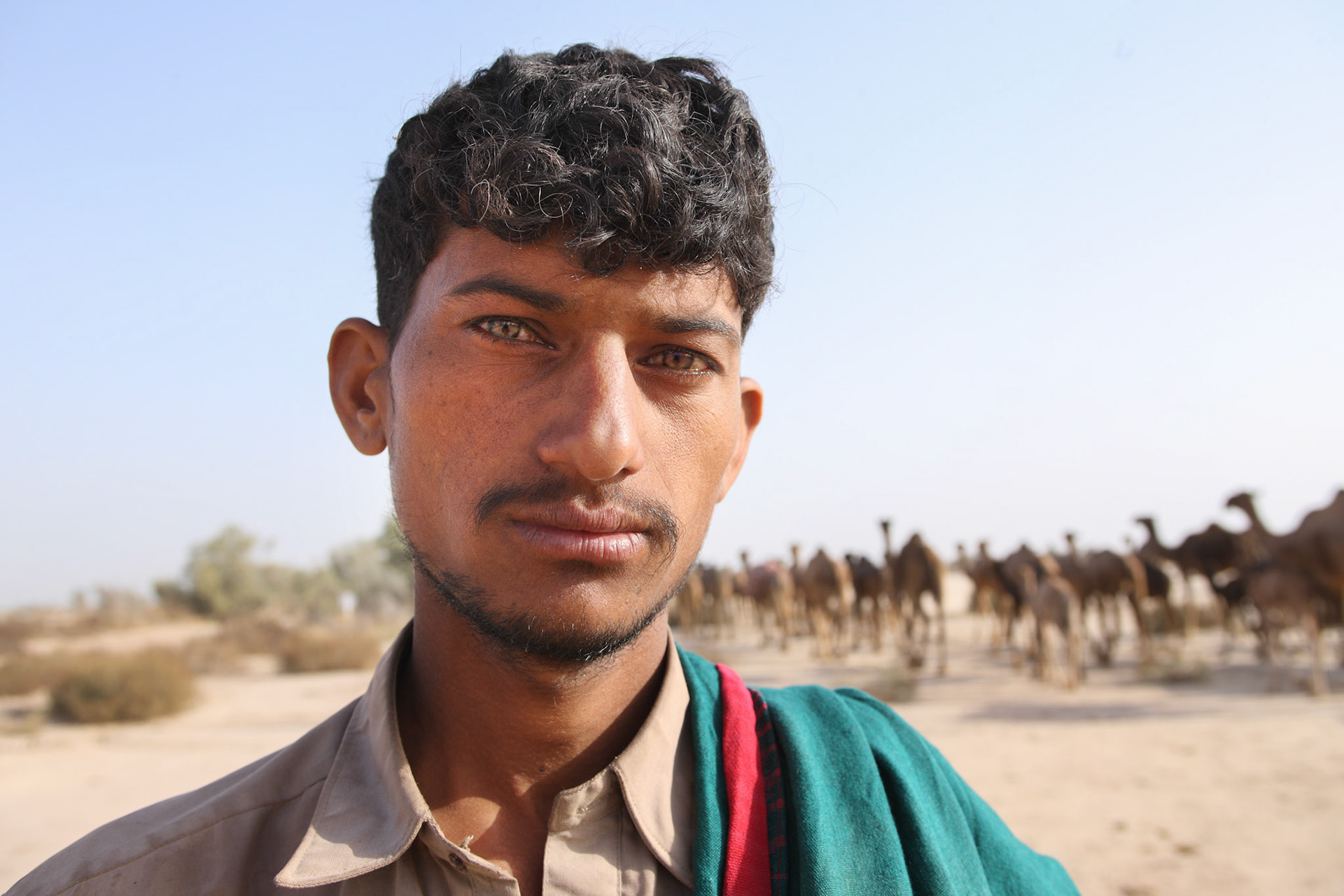 His life is here in the desert, and I felt that he is proud to be Inhabitant of desert. (Travel)