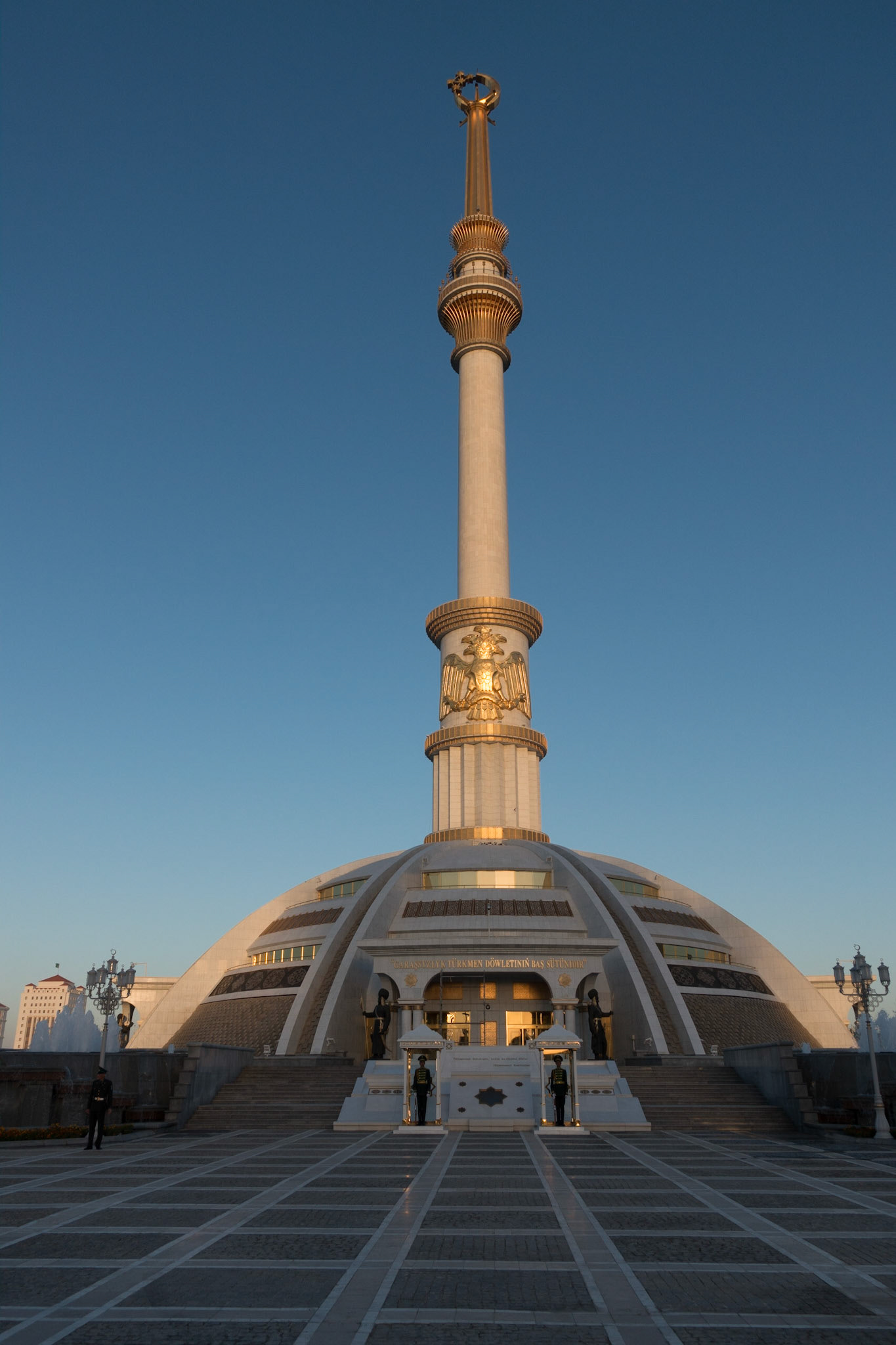 Ashgabat: Monument of Independence