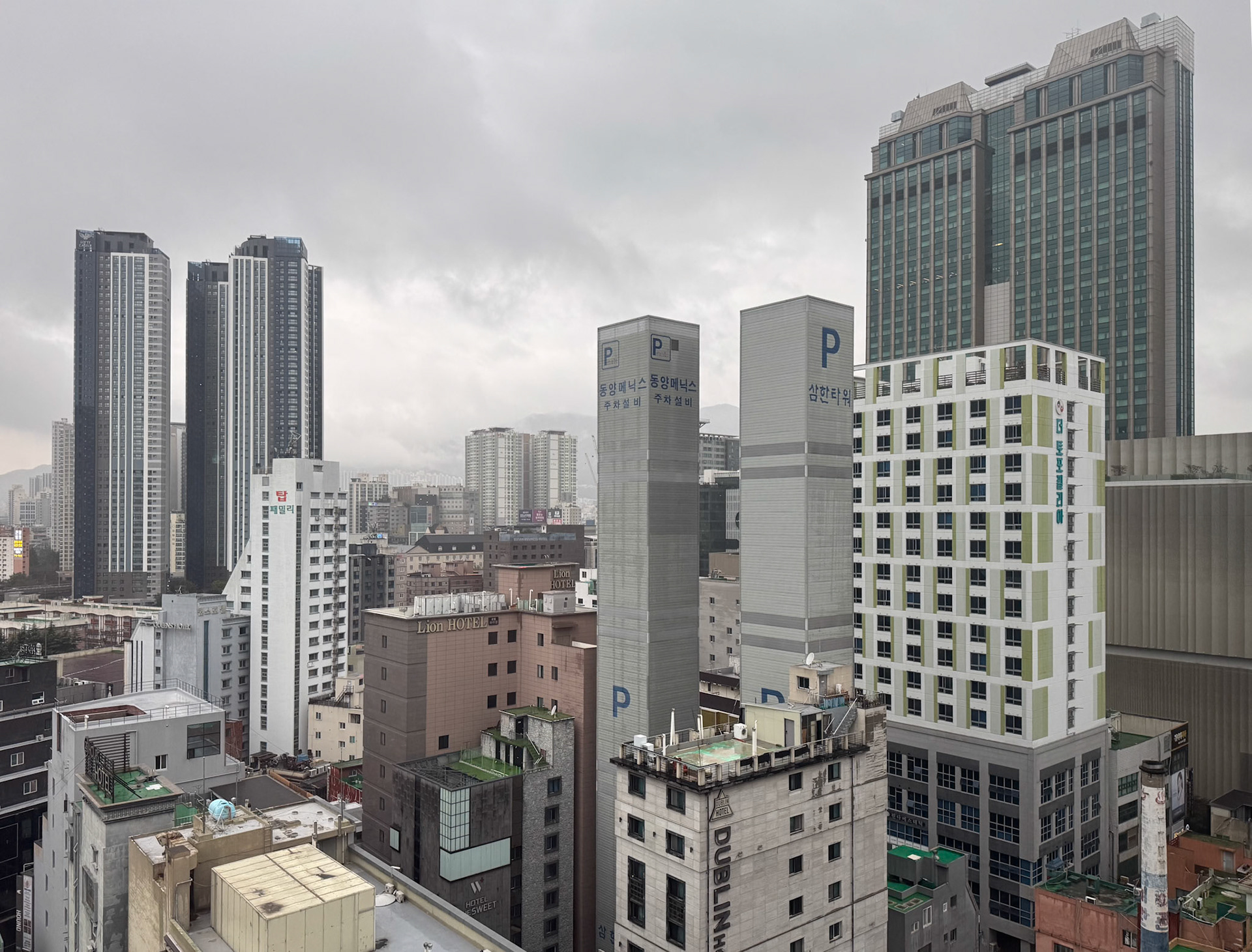 Busan: Parking towers