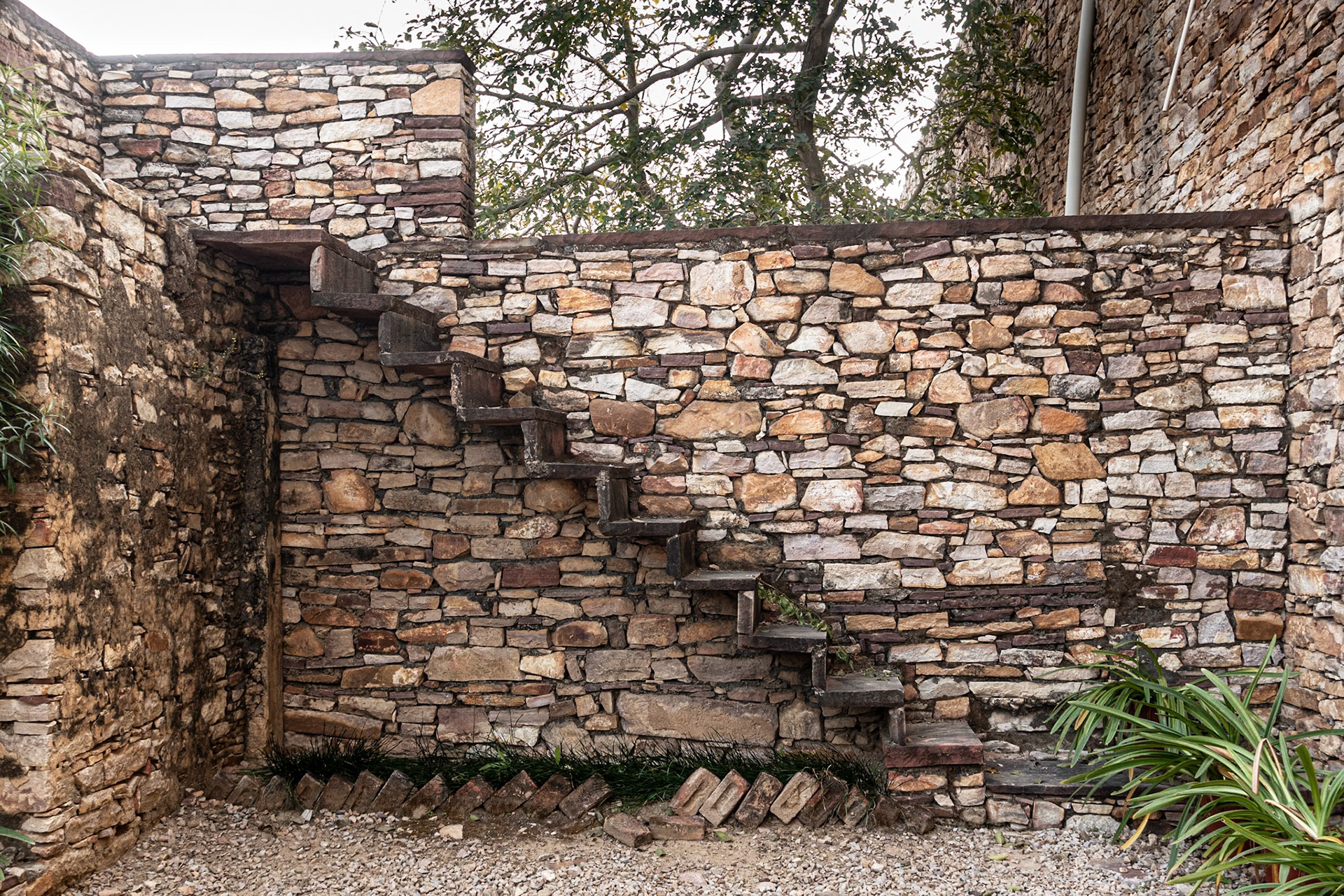 Saportra: Ramathra Fort Hotel