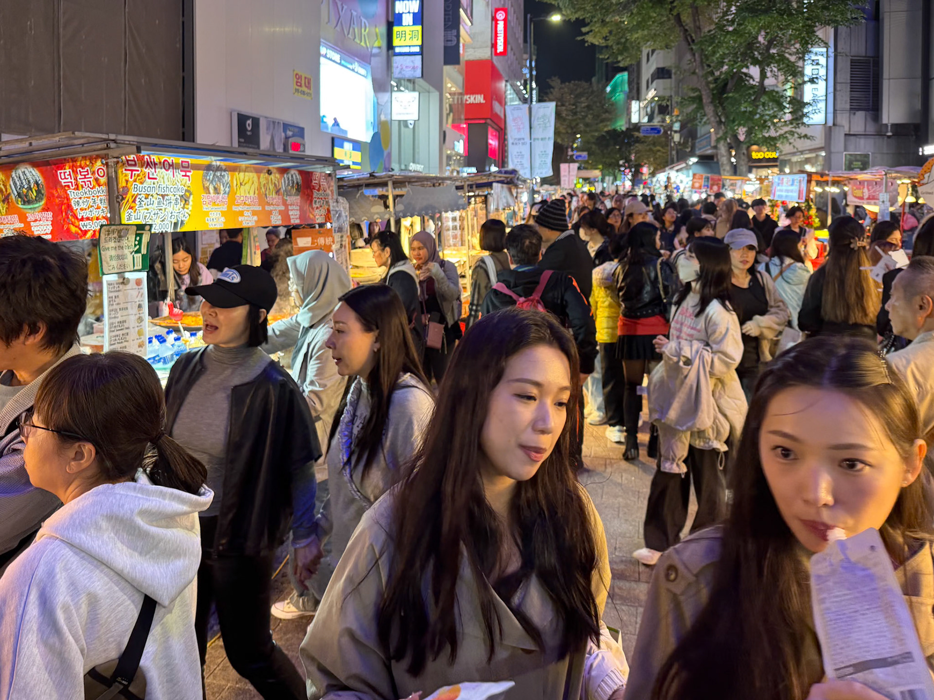 Seoul: Myeongdong Night Street Market
