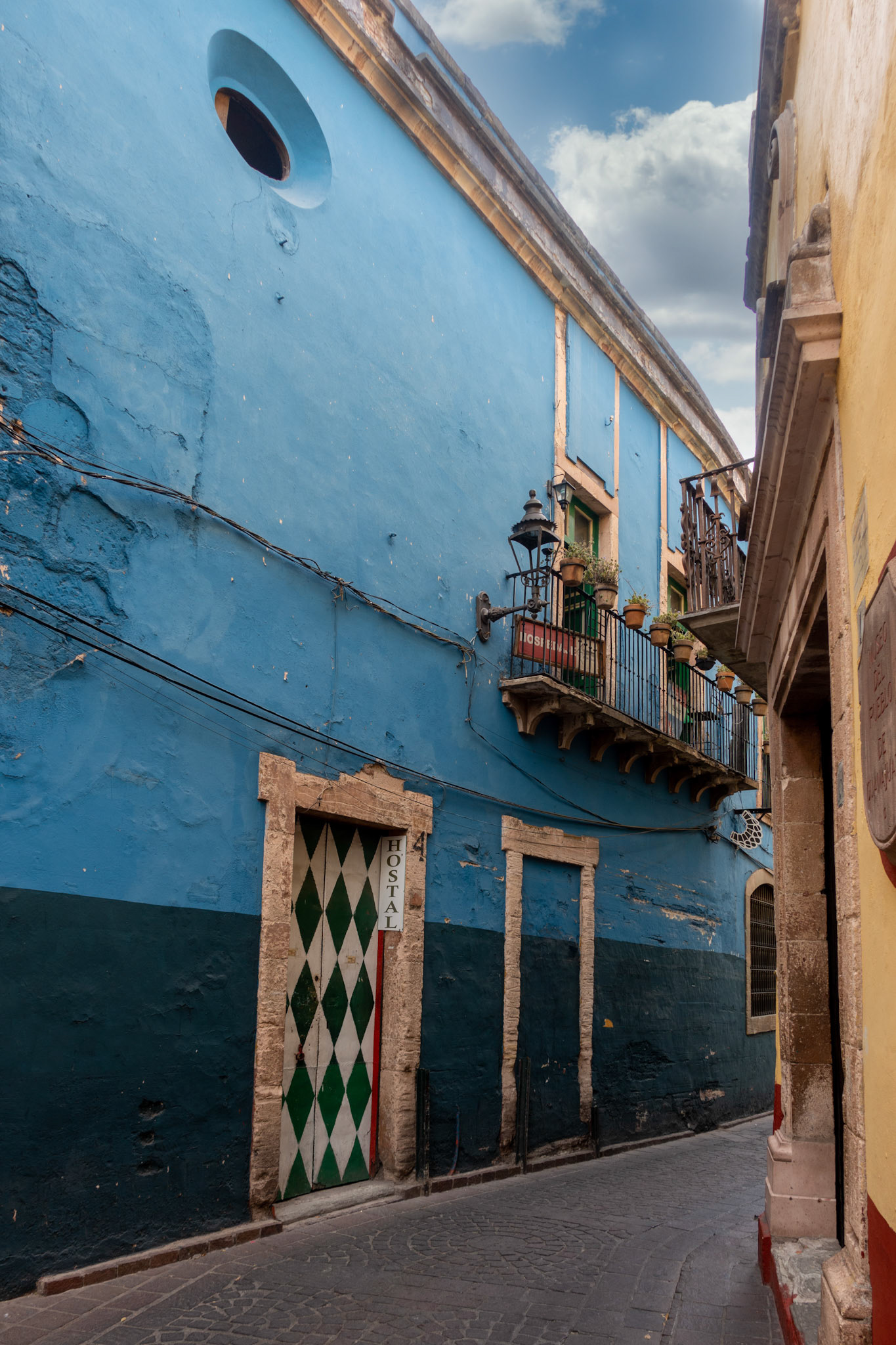 Guanajuato:   Flaco street