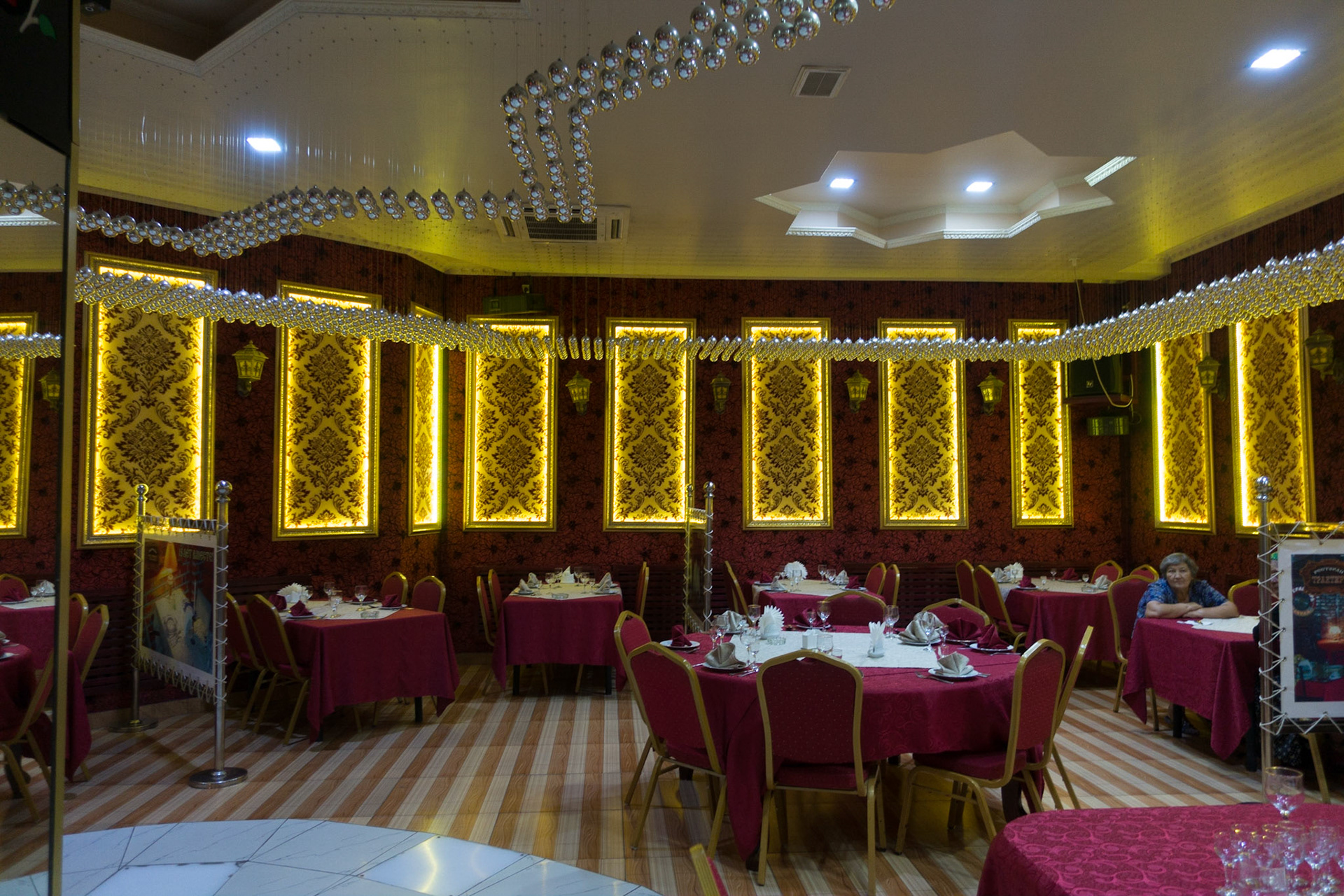 Road to Mary:  First restaurant - shades of things to come.